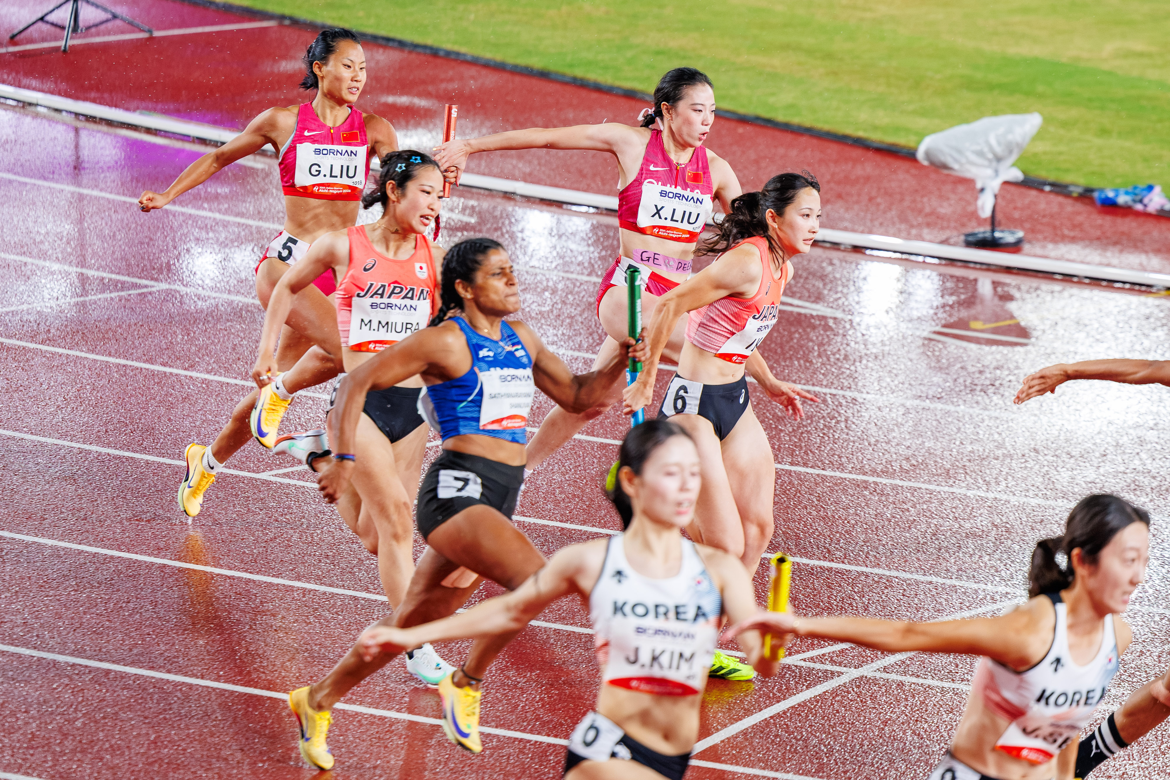 Women's 4 x 100m relay final