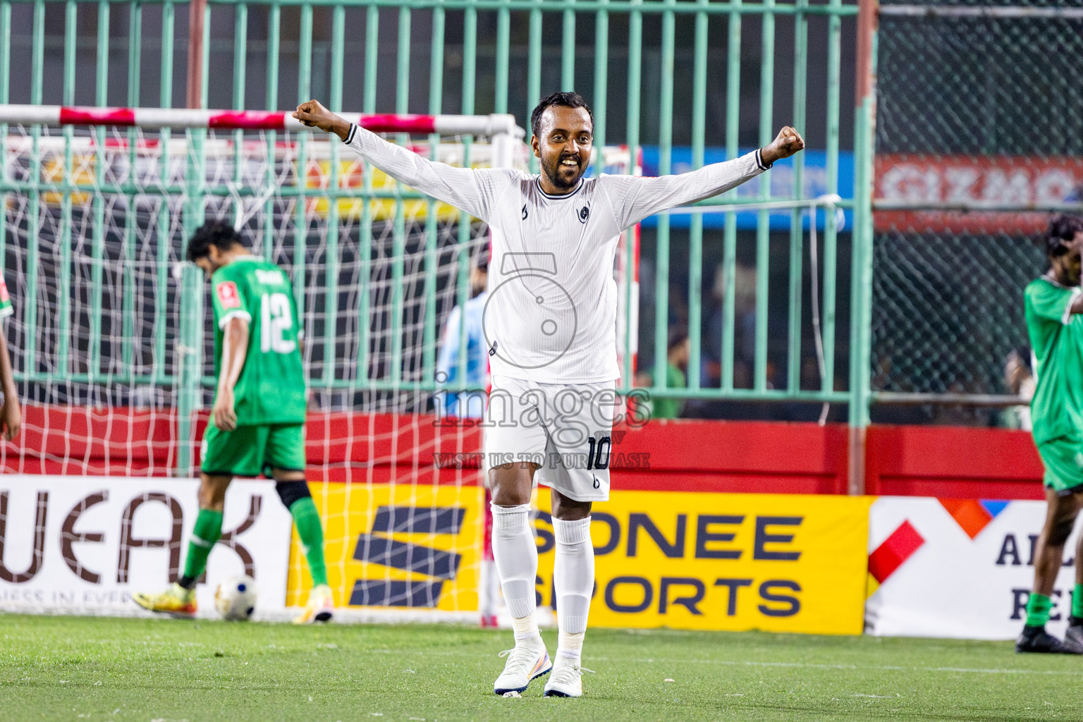 R Dhuvaafaru vs R Meedhoo in Day 14 of Golden Futsal Challenge 2025 was held on Saturday, 18th January 2025, in Hulhumale', Maldives. Photos: Nausham Waheed / images.mv