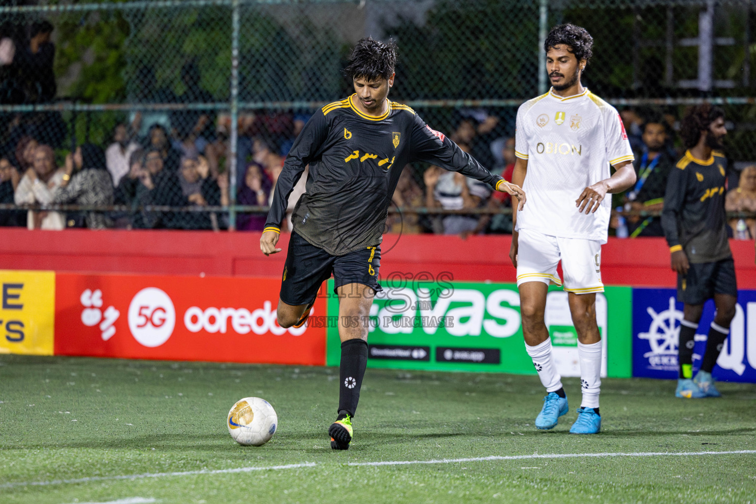 B Fehendhoo VS B Eydhafushi in Day 21 of Golden Futsal Challenge 2025 was held on Saturday, 25 January 2025, in Hulhumale', Maldives. 
Photos: Hassan Simah / images.mv