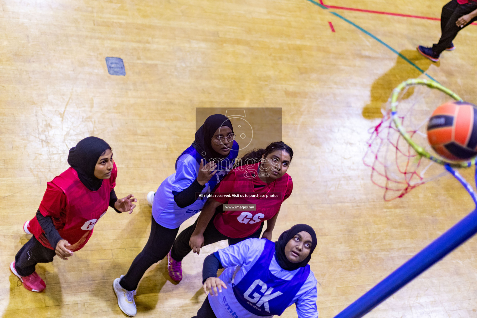 Lorenzo Sports Club vs Vyansa in the Milo National Netball Tournament 2022 on 18 July 2022, held in Social Center, Male', Maldives. Photographer: Shuu, Hassan Simah / Images.mv