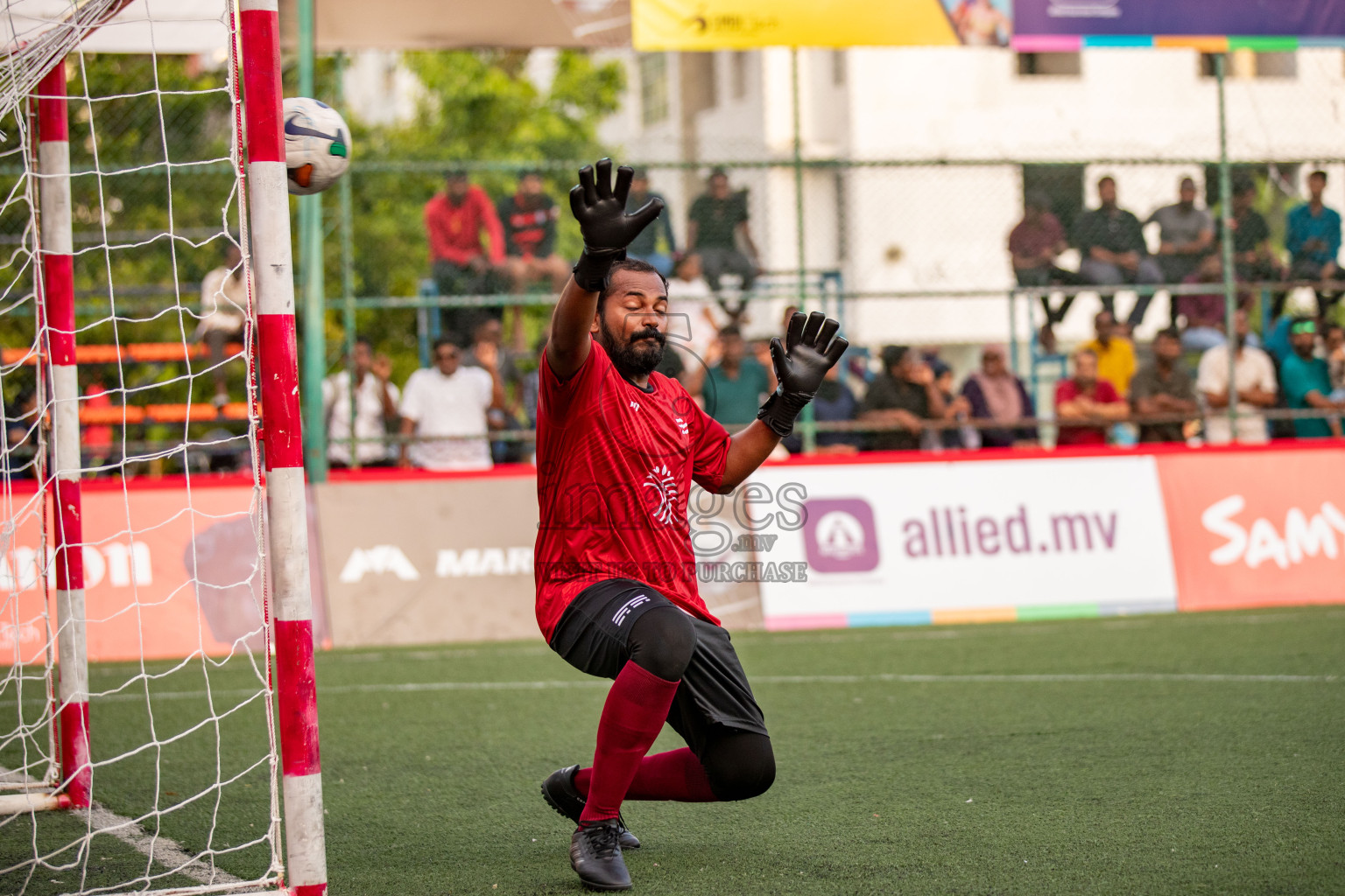 TRADENET VS KULHIVARU VUZARA CLUB in Club Maldives Classic 2024 held in Rehendi Futsal Ground, Hulhumale', Maldives on Friday, 6th September 2024. 
Photos: Hassan Simah / images.mv