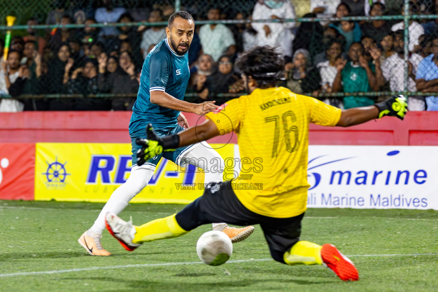 Sh. Kanditheemu VS R. Dhuvaafaru on Day 35 of Golden Futsal Challenge 2024 was held on Tuesday, 20th February 2024, in Hulhumale', Maldives 
Photos: Hassan Simah, / images.mv