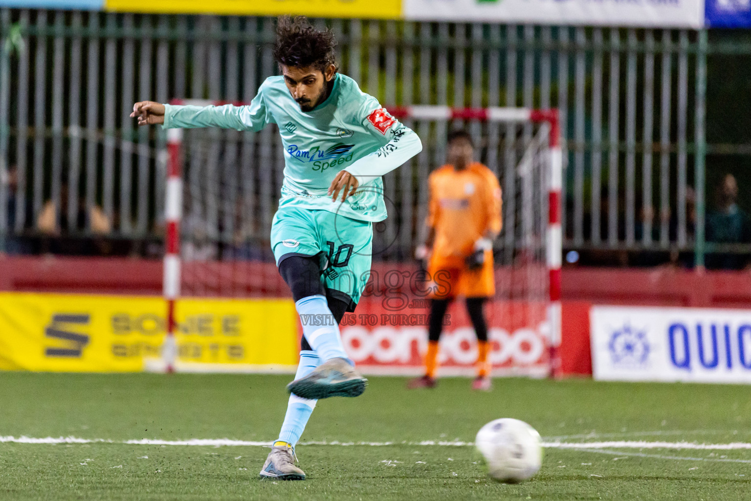 AA. Bodufolhudhoo  VS  AA. Thoddoo in Day 11 of Golden Futsal Challenge 2024 was held on Thursday, 25th January 2024, in Hulhumale', Maldives
Photos: Nausham Waheed / images.mv