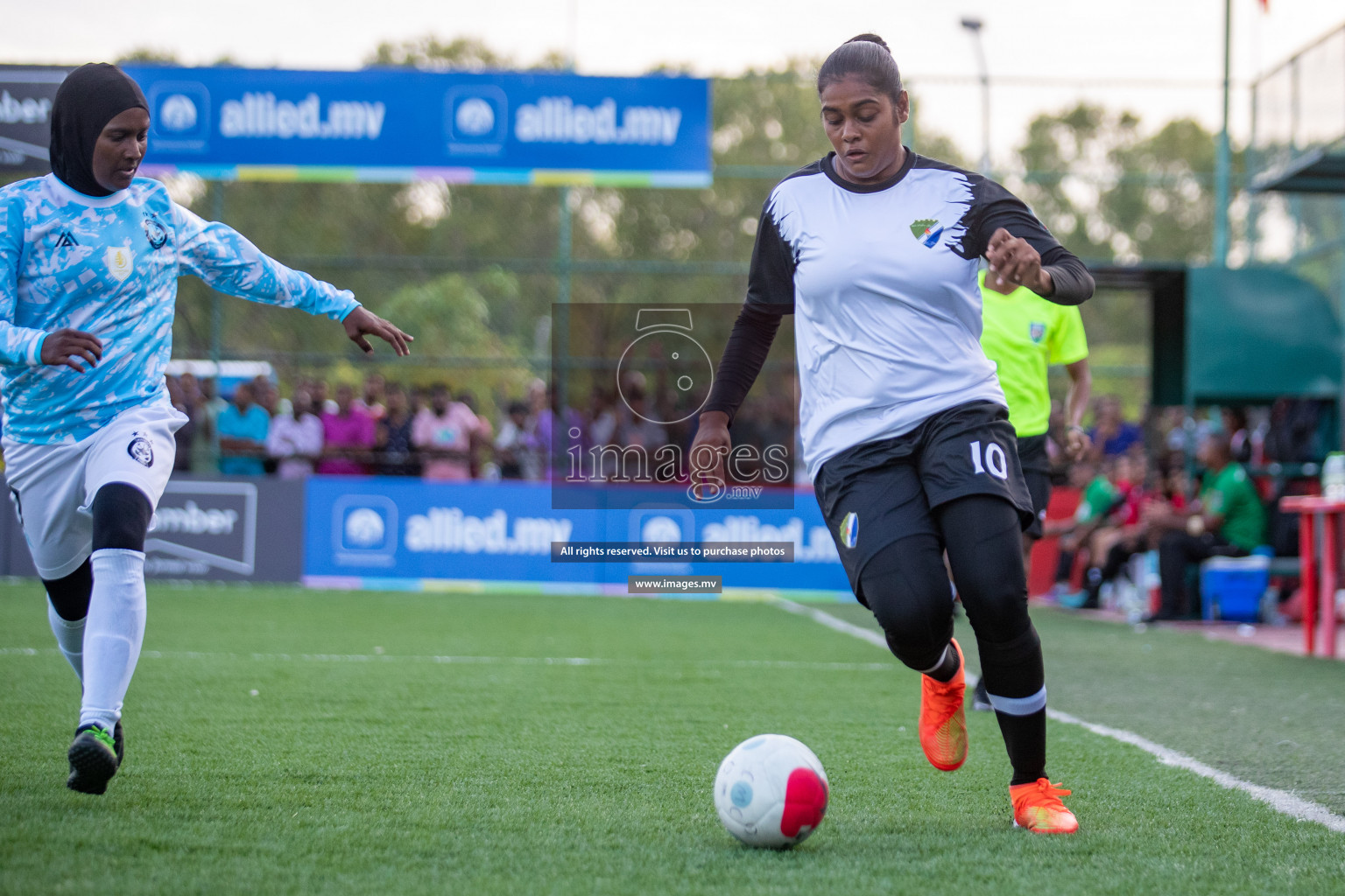 MPL vs DSC in Eighteen Thirty Women's Futsal Fiesta 2022 was held in Hulhumale', Maldives on Monday, 17th October 2022. Photos: Hassan Simah, Mohamed Mahfooz Moosa / images.mv