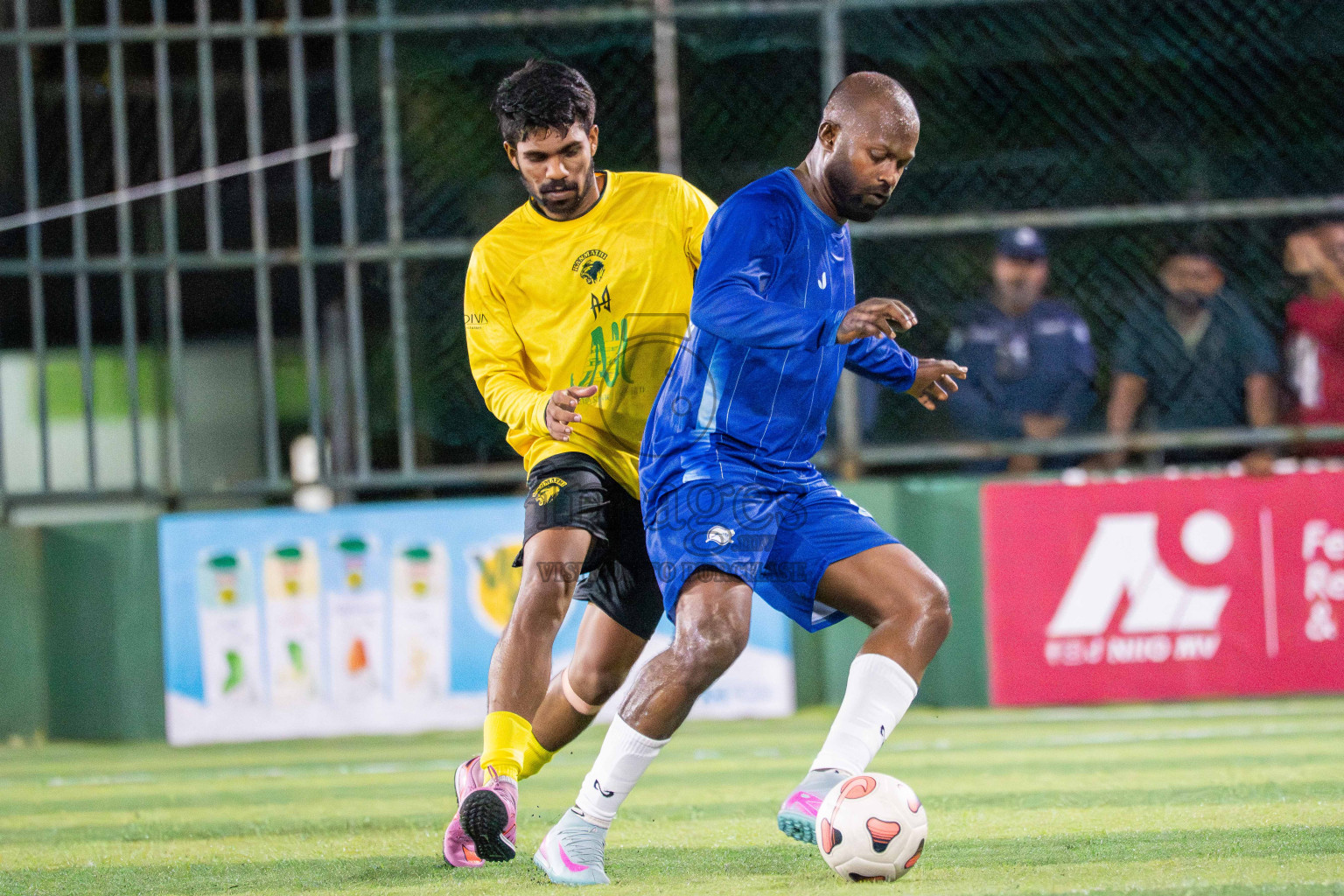 Kanmathi SC VS Laamu Blues in Day 1 - Fonadhoo Youth Futsal Challenge 2025 was held in Fonadhoo Futsal Stadium, L. Fonadhoo, Maldives on Sunday, 26th October 2025 Photos: Arif Rasheed / images.mv