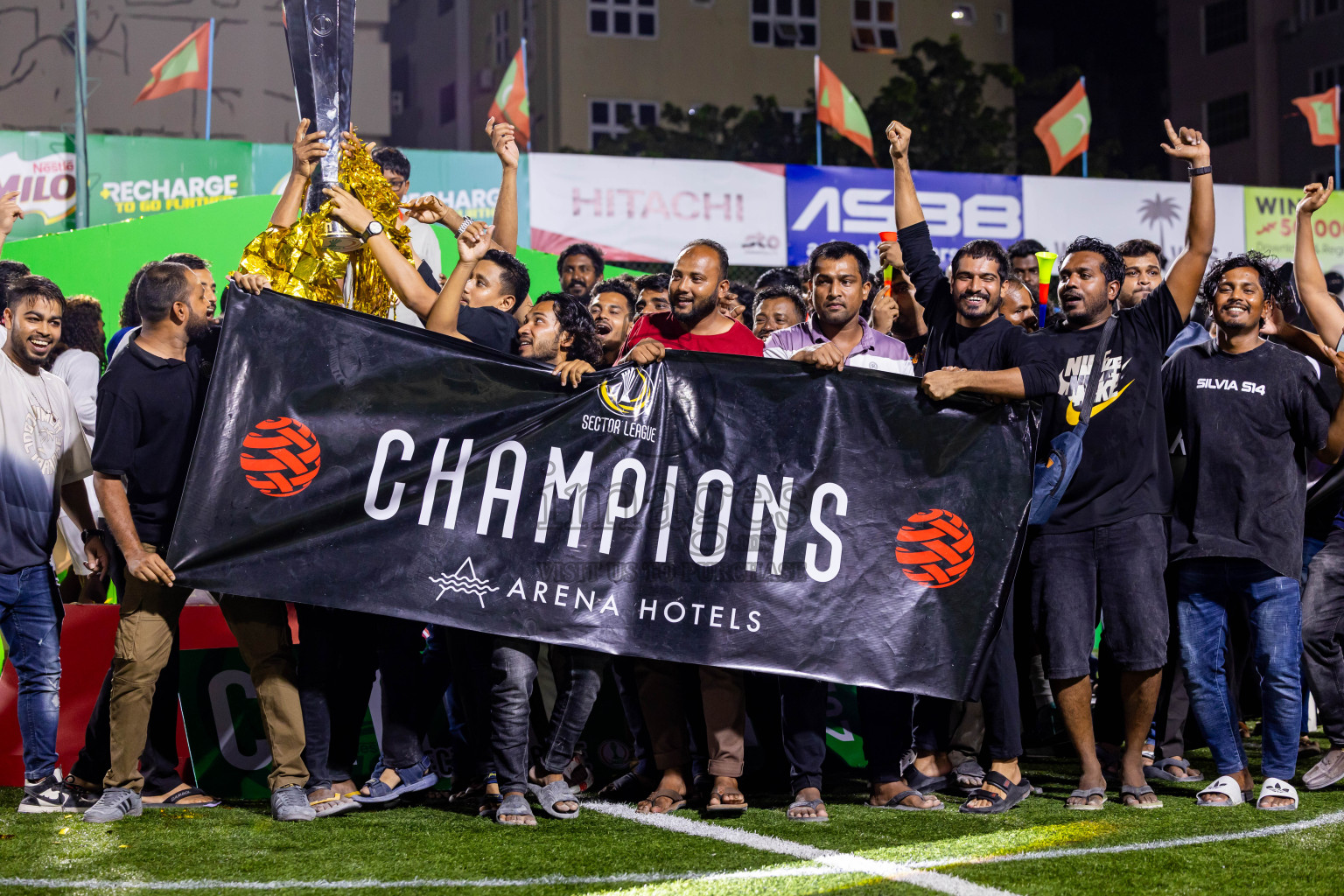 Arena vs Hawks in the Final of Milo Sector League 2025 was held in Rehendhi Futsal Ground, Hulhumale', Maldives on Tuesday, 18th November 2025. Photos: Nausham Waheed  / images.mv