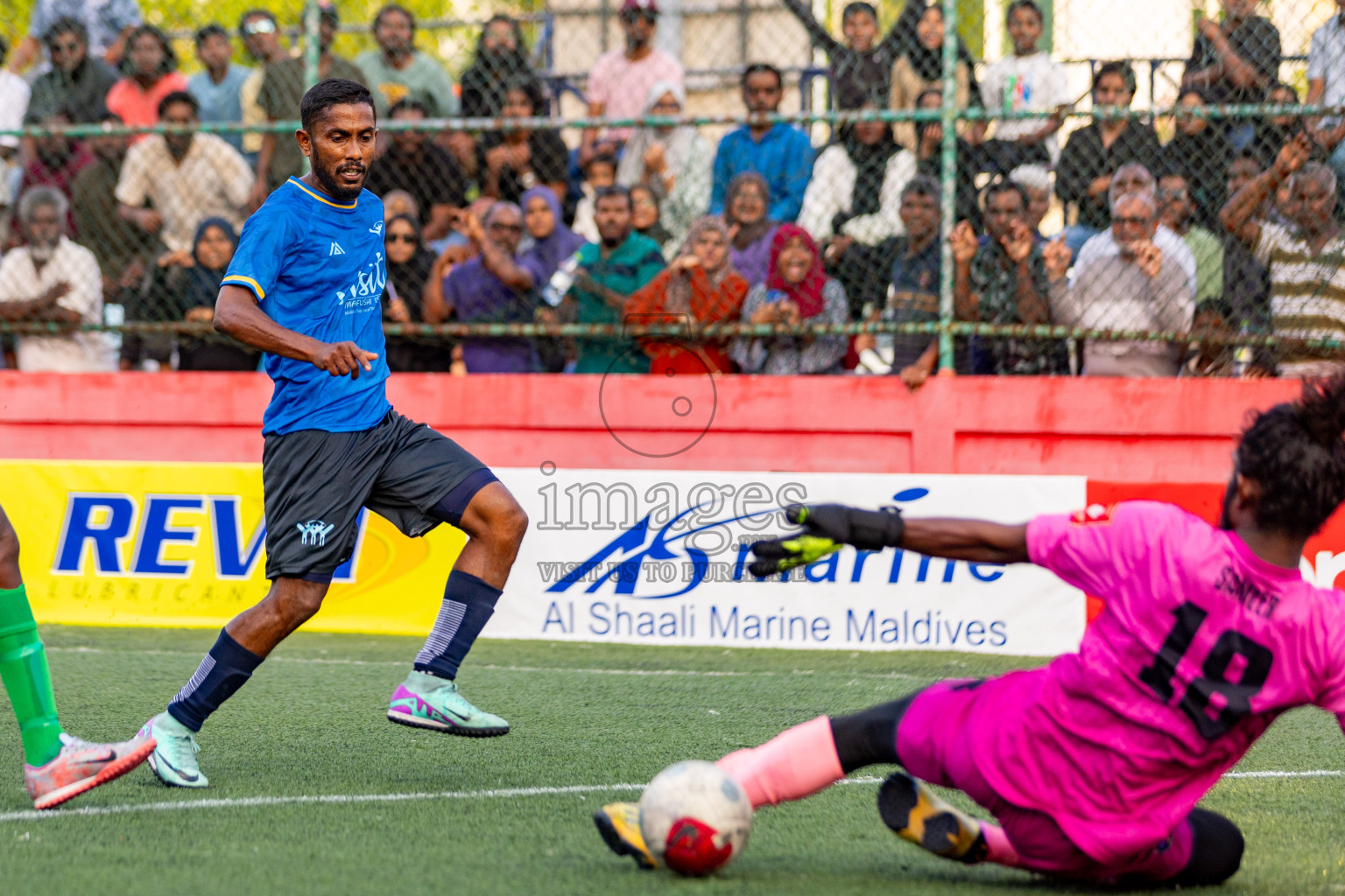 K. Maafushi vs K. Guraidhoo in Day 19 of Golden Futsal Challenge 2024 was held on Friday, 2nd February 2024 in Hulhumale', Maldives 
Photos: Hassan Simah / images.mv