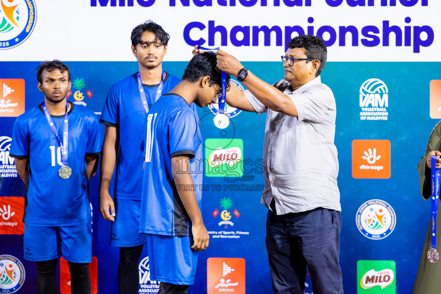 Maathoda Sports Club vs Sports Club City in the Finals of Milo National Junior Volleyball Championship 2025 Men's Division was held on Sunday, 30th November 2025 at Ekuveni Turf Court Male', Maldives. Photos: Nausham Waheed / images.mv