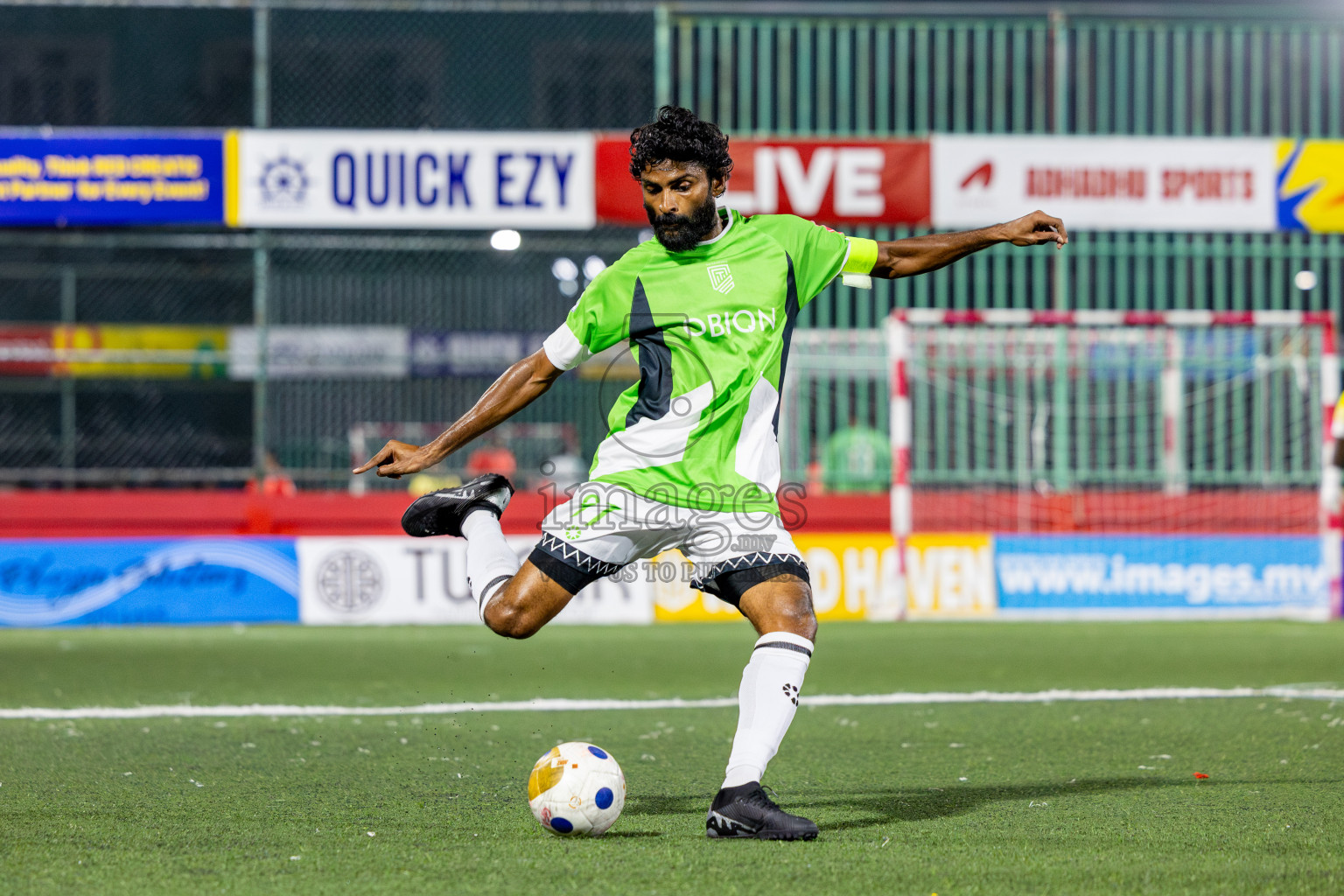 HDh Naivaadhoo vs HDh Nellaidhoo in Day 13 of Golden Futsal Challenge 2025 was held on Friday, 17th January 2025, in Hulhumale', Maldives. Photos: Nausham Waheed / images.mv