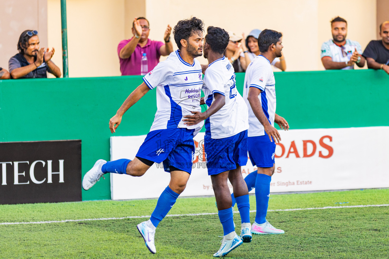 Ozen Maadhoo vs Kandooma in Resort League 2025 (South Male Zone) day 2 was held on Monday, 29th September 2025 in Crossroads's Maldives, Photos: Areef Adam / images.mv