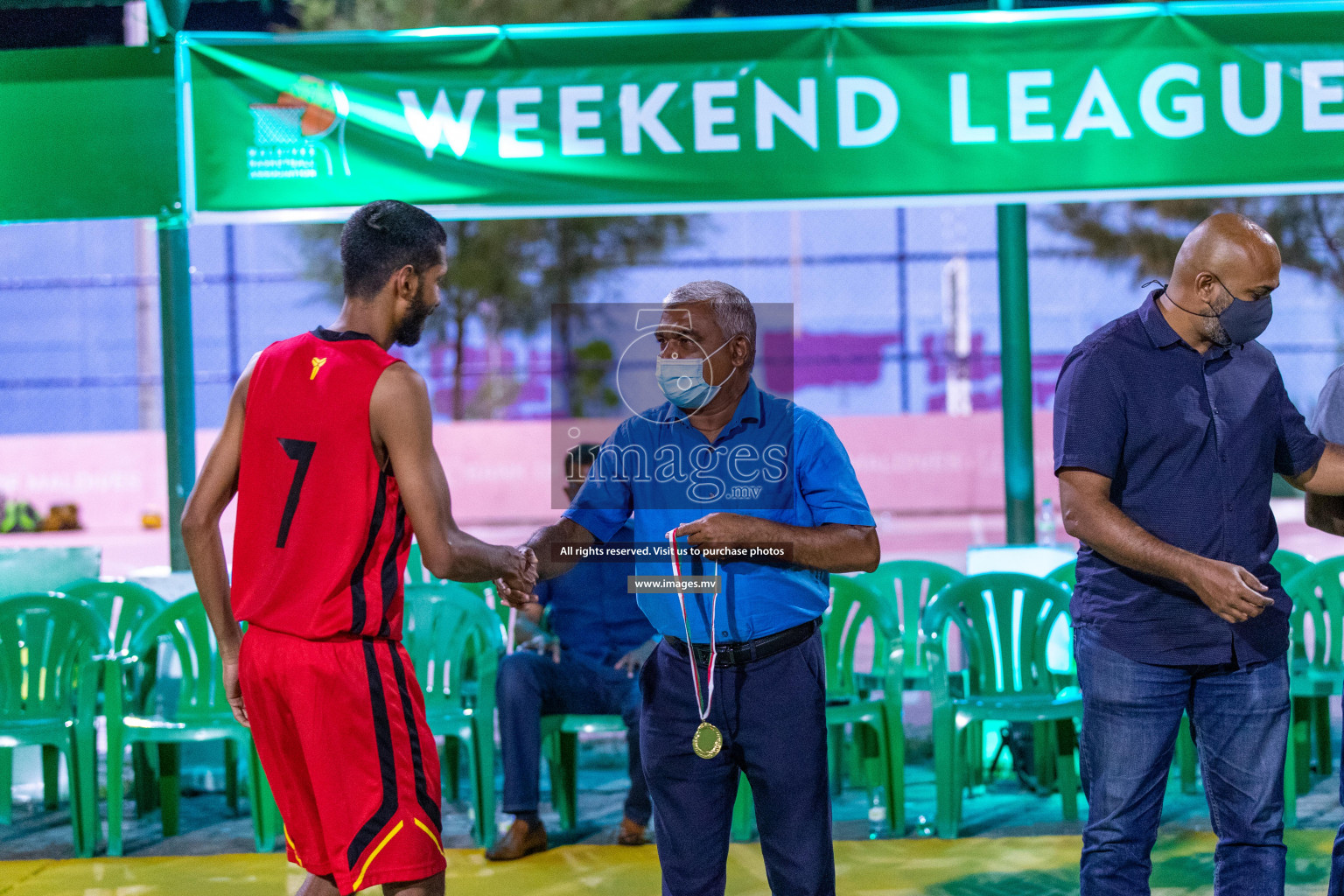Finals of Weekend League 2021 was held on Monday, 6th December 2021, at Ekuveni Outdoor Basketball court Photos: Ismail Thoriq / images.mv