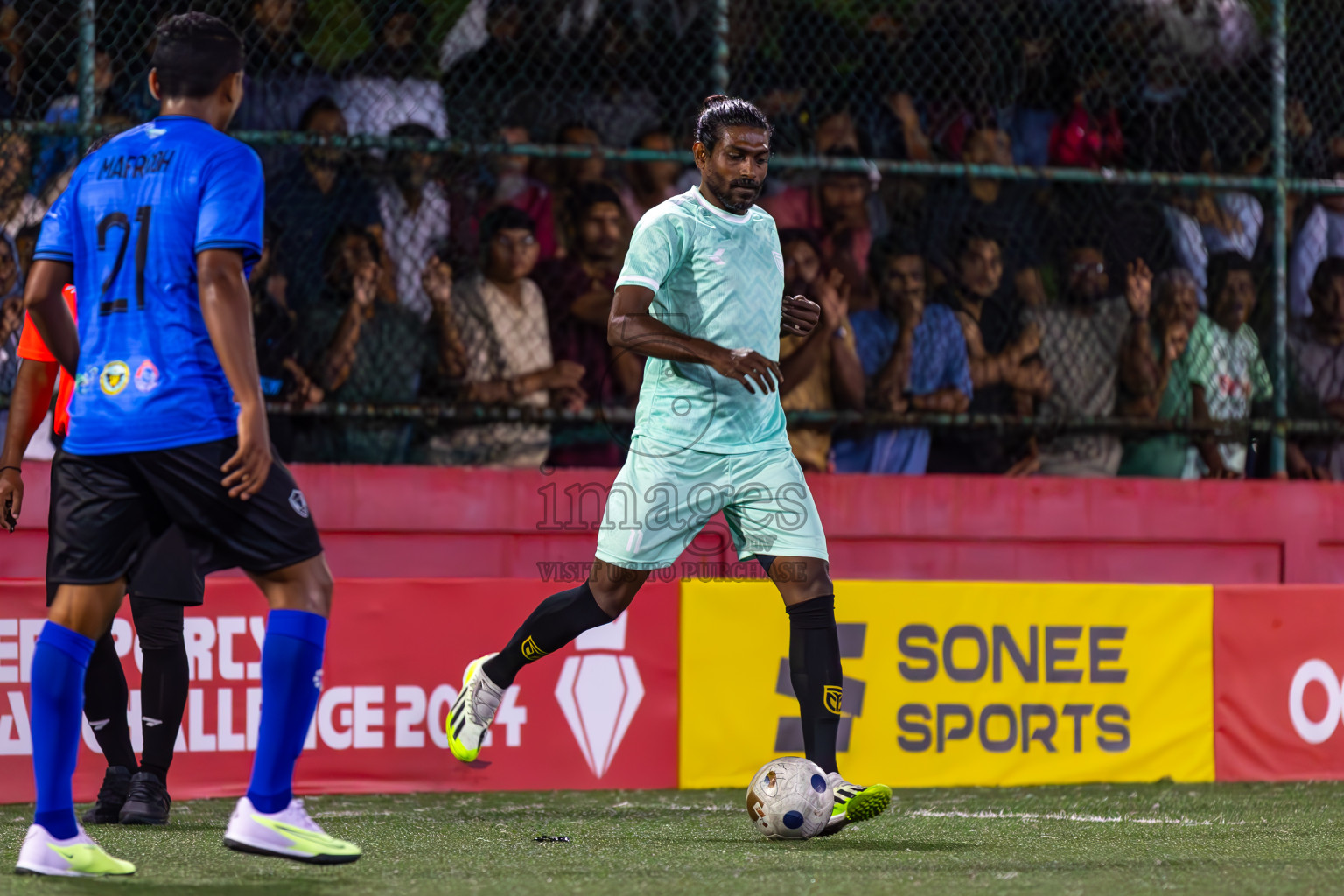 B Kendhoo vs B Thulhaadhoo in Day 21 of Golden Futsal Challenge 2024 was held on Sunday , 4th February 2024 in Hulhumale', Maldives
Photos: Ismail Thoriq / images.mv