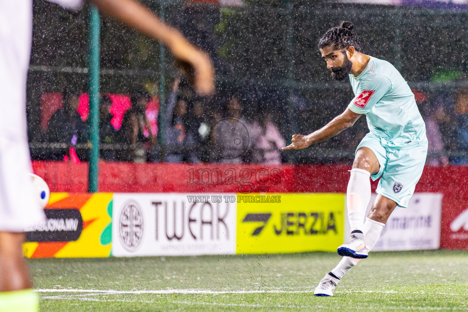 Lh. Hinnavaru VS Lh. Olhuvelifushi on Day 22 of Golden Futsal Challenge 2025 was held on Sunday, 26 January 2025, in Hulhumale', Maldives. 
Photos: Hassan Simah / images.mv