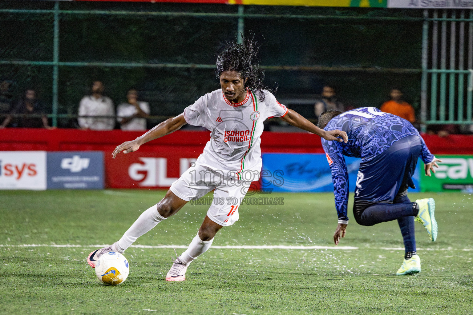 L. Isdhoo VS L. Mundoo in Day 18 of Golden Futsal Challenge 2025 was held on Wednesday, 22nd January 2025, in Hulhumale', Maldives. Photos: Nausham Waheed / images.mv