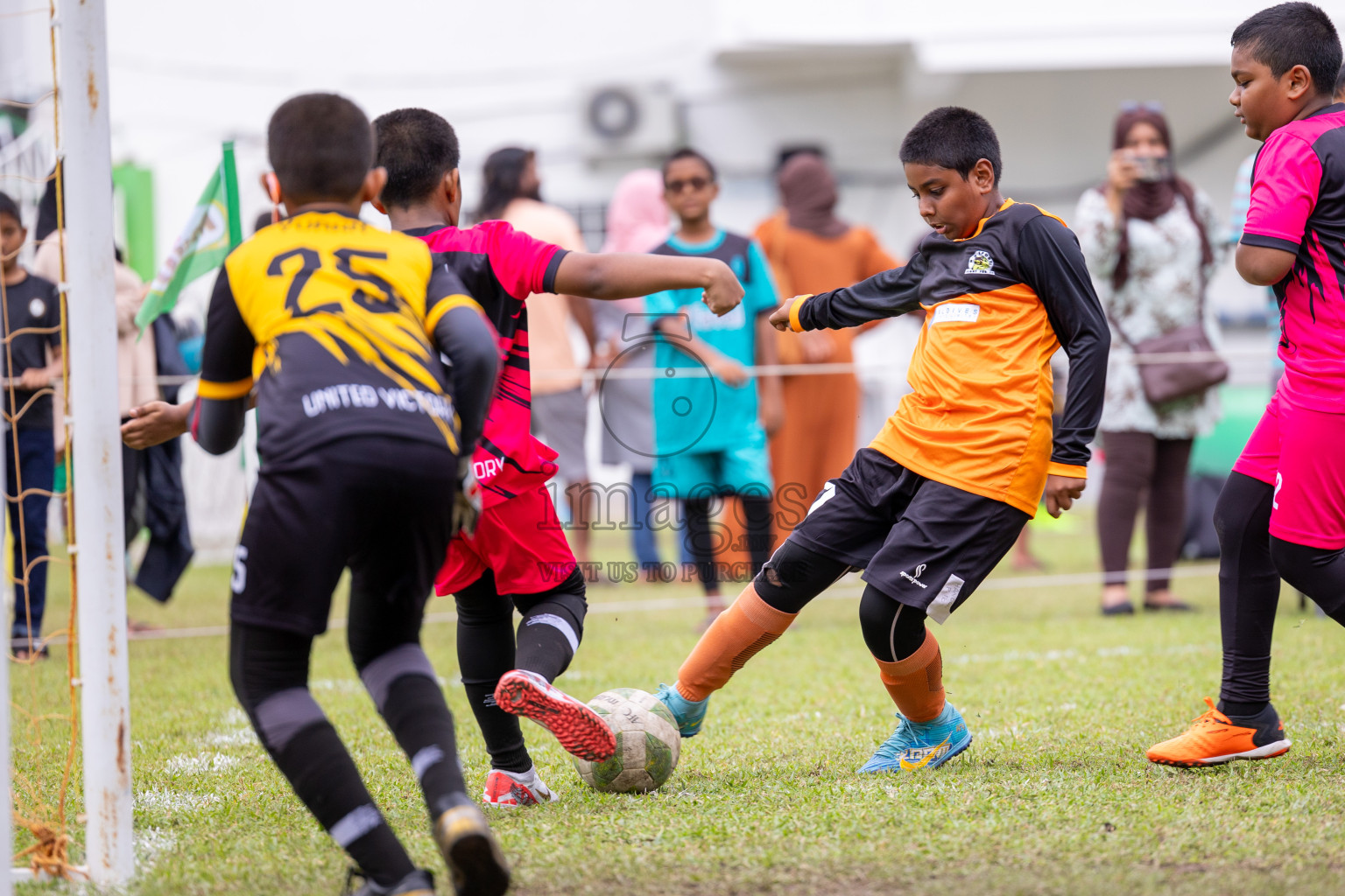 Day 2 of MILO Academy Championship 2024 - U12 was held at Henveiru Grounds in Male', Maldives on Friday, 5th July 2024.
Photos: Ismail Thoriq / images.mv