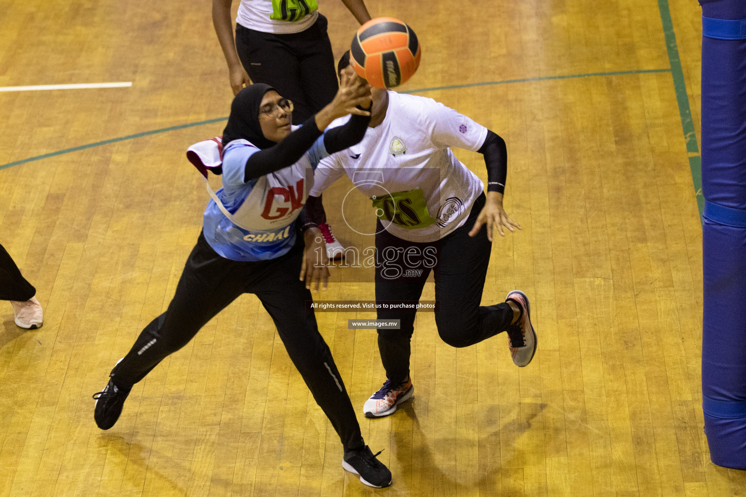 Club Green Streets vs Mahibadhoo in the Milo National Netball Tournament 2022 on 20 July 2022, held in Social Center, Male', Maldives. Photographer: Shuu / Images.mv