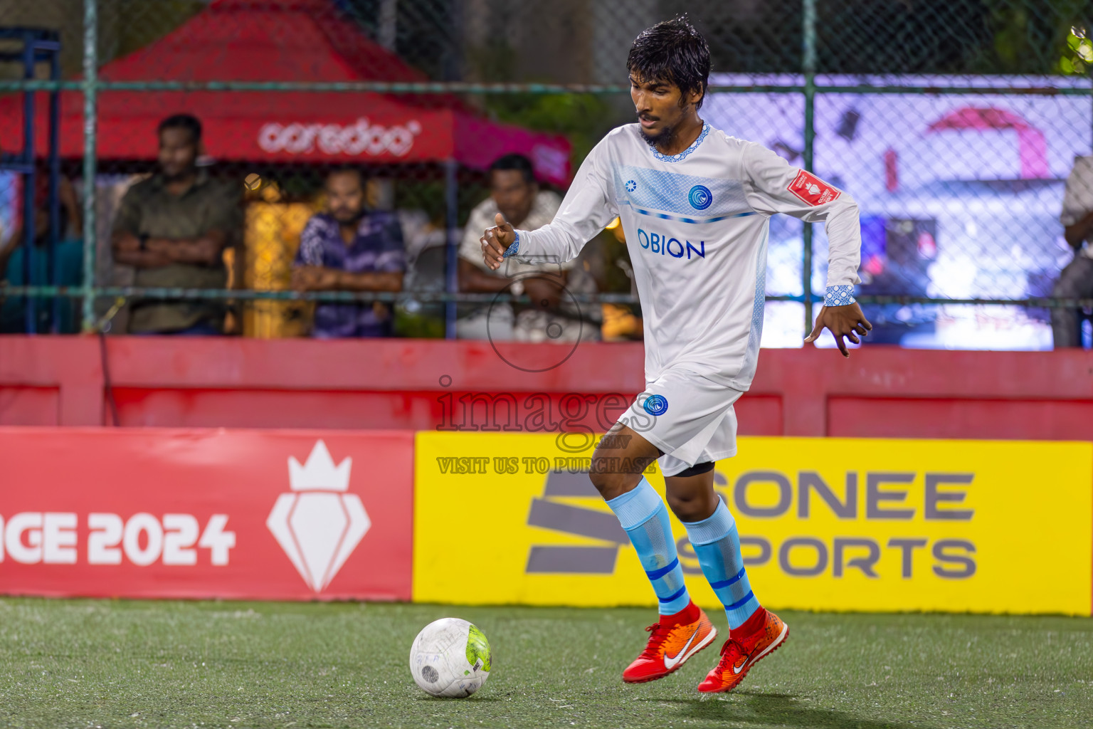 Sh Feydhoo vs N Kendhikulhudhoo on Day 37 of Golden Futsal Challenge 2024 was held on Thursday, 22nd February 2024, in Hulhumale', Maldives
Photos: Ismail Thoriq / images.mv