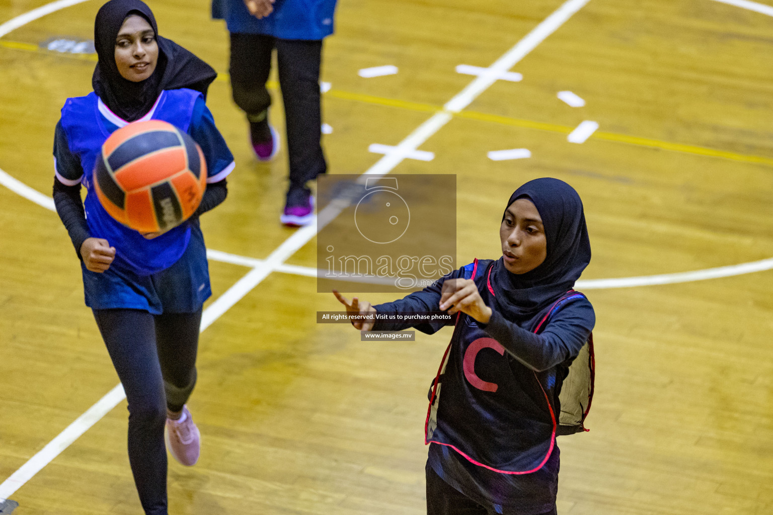 Xenith Sports Club vs Youth United Sports Club in the Milo National Netball Tournament 2022 on 18 July 2022, held in Social Center, Male', Maldives. Photographer: Shuu, Hassan Simah / Images.mv