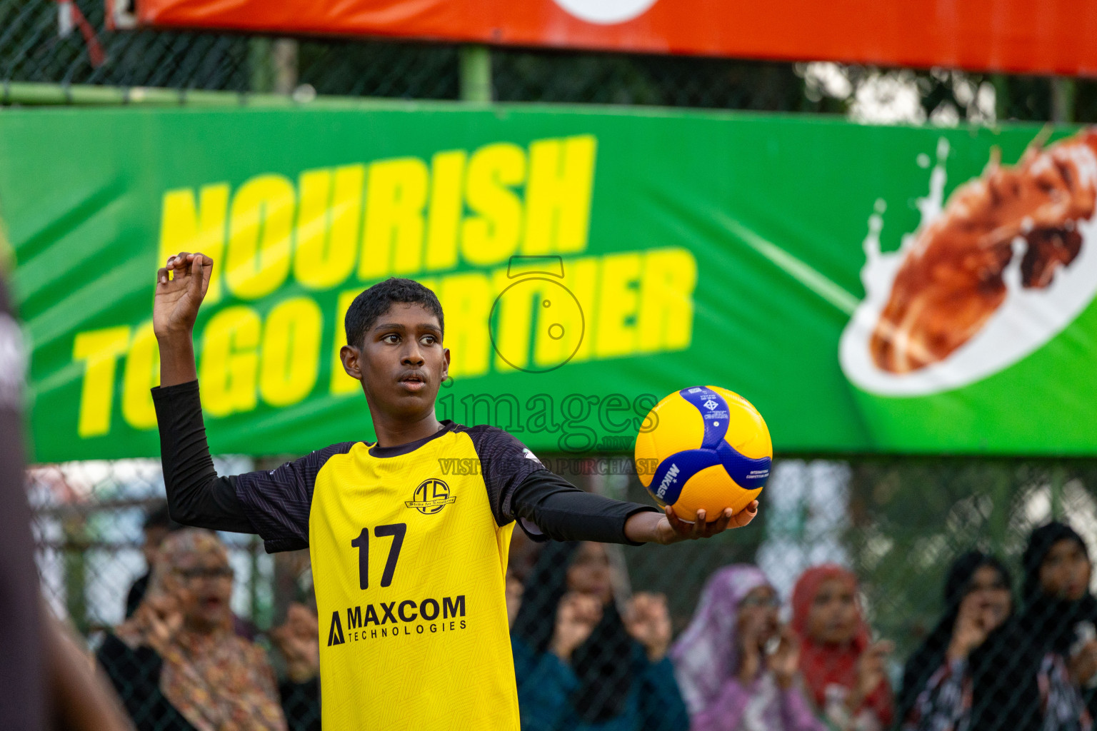 Day 5 of Interschool Volleyball Tournament 2024 was held in Ekuveni Volleyball Court at Male', Maldives on Wednesday, 27th November 2024.
Photos: Ismail Thoriq / images.mv