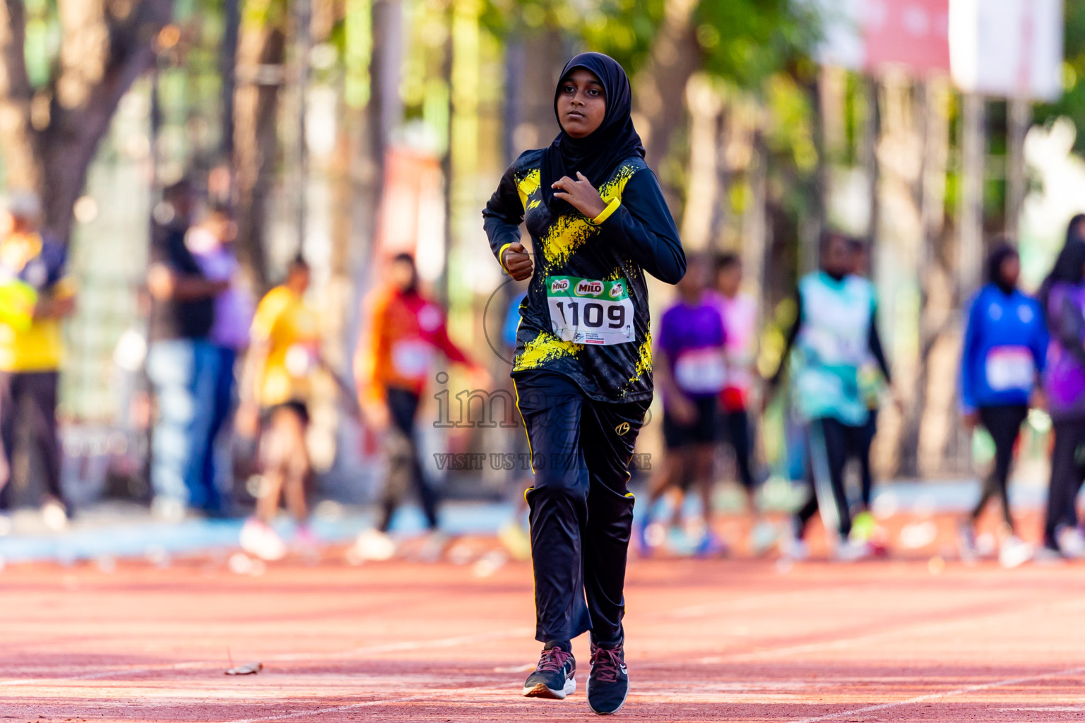 Day 1 of Inter-school Athletics Championship 2025 held in Ekuveni Synthetic Track, Male', Maldives on Monday, 06th October 2025. Photos by: Nausham Waheed / Images.mv