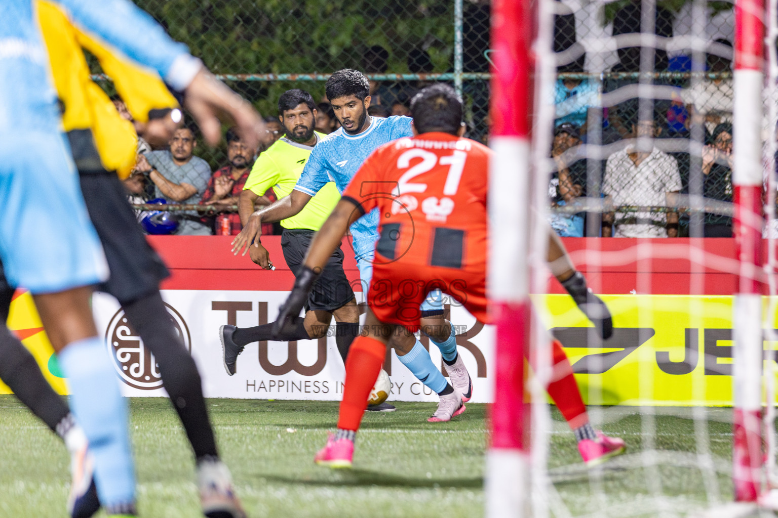 HA Dhidhdhoo vs HA Vashafaru in Day 5 of Golden Futsal Challenge 2025 on Thursday, 9th January 2025, in Hulhumale', Maldives 
Photos: Hassan Simah / images.mv