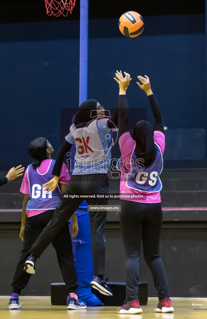 Shinning Star vs Mahibadhoo in the Milo National Netball Tournament 2022 on 21 July 2022, held in Social Center, Male', Maldives. Photographer: Shuu / Images.mv