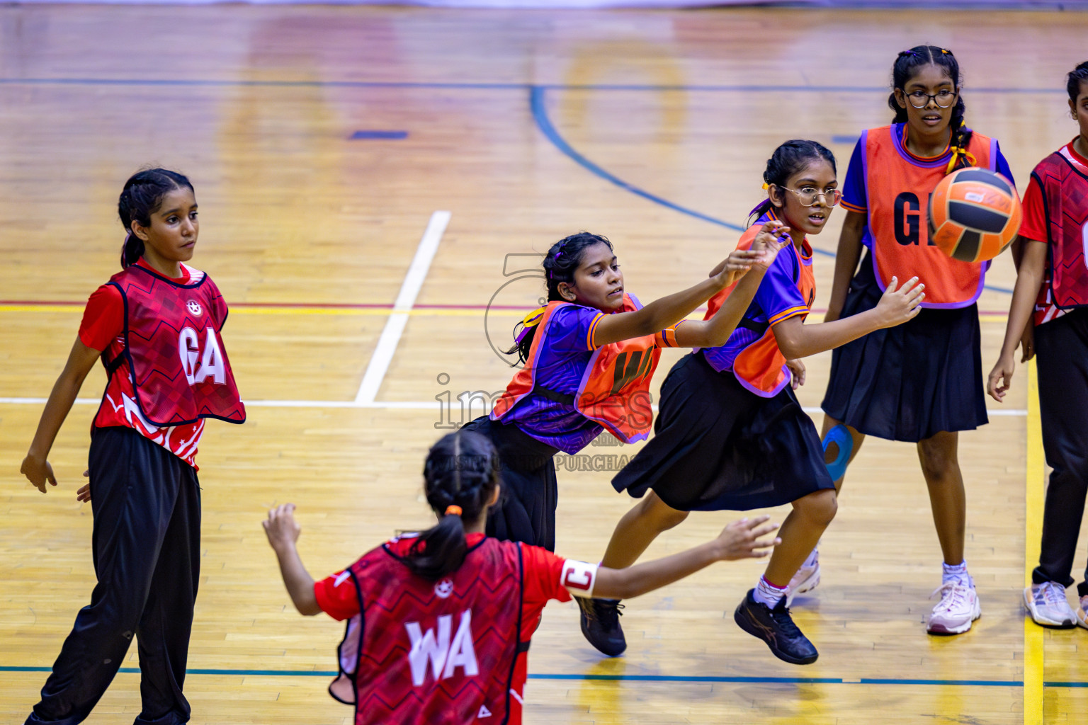 Iskandhar School vs Ghiyasuddin International School in the U15 Finals of Inter-school Netball Tournament held in Social Center at Male', Maldives on Monday, 26th August 2024. Photos: Hassan Simah / images.mv