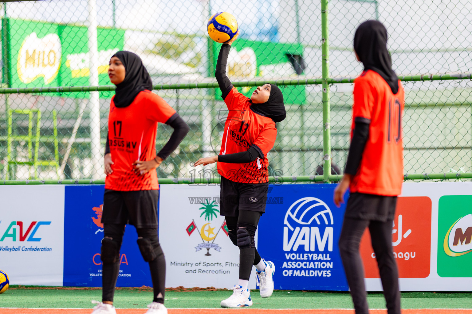 Villigili Z. Jamihyya vs Raajje Volley Club in Semi Finals of Milo National Junior Volleyball Championship 2025 Day 5 was held on Friday, 28th November 2025 at Ekuveni Turf Court Male', Maldives. Photos: Areef Adam / images.mv