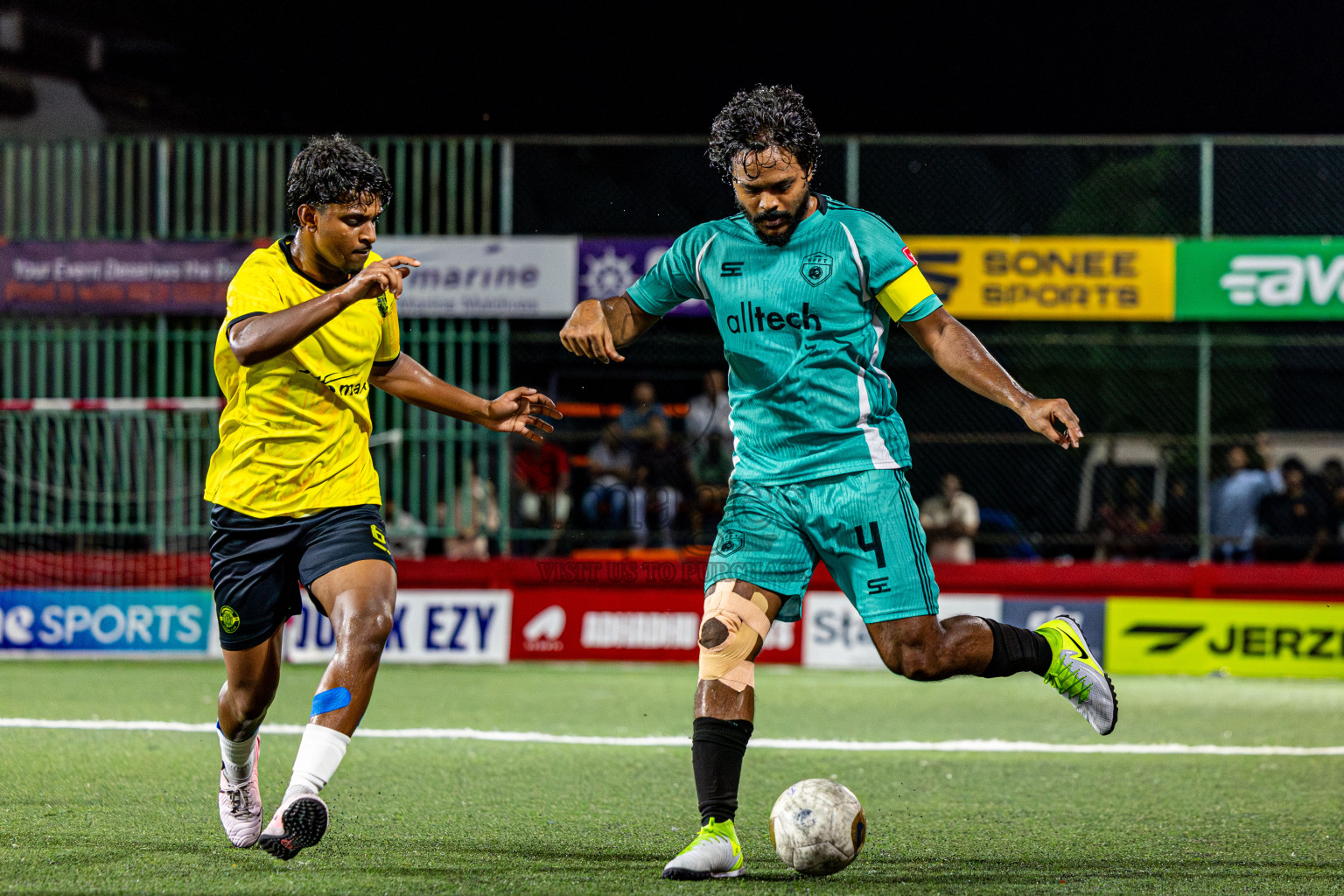 S Feydhoo vs Gdh Gadhdhoo in Zone round Day 28 of Golden Futsal Challenge 2025 was held on Saturday , 1st February 2025, in Hulhumale', Maldives. Photos: Nausham Waheed / images.mv