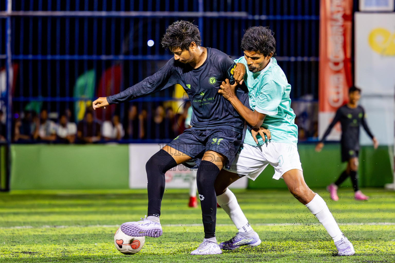 Dhonfan vs Fehendhoo in Day 1 of Better in Baa Futsal Fiesta 2025 Man's division held in B. Eydhafushi, Maldives on Wednesday, 5th November 2025. Photos: Nausham Waheed / images.mv
