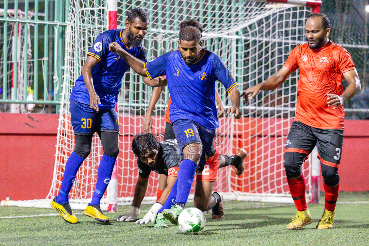 Customs RC vs Club Aasandha in Day 1 of Office League 2025 was held on Wednesday, 16th April 2025 in Hulhumale', Maldives.
Photos: Ismail Thoriq / images.mv