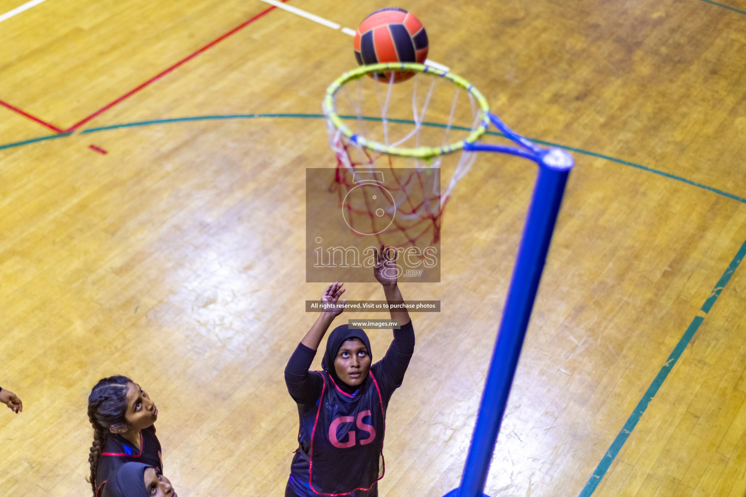 Xenith Sports Club vs Youth United Sports Club in the Milo National Netball Tournament 2022 on 18 July 2022, held in Social Center, Male', Maldives. Photographer: Shuu, Hassan Simah / Images.mv