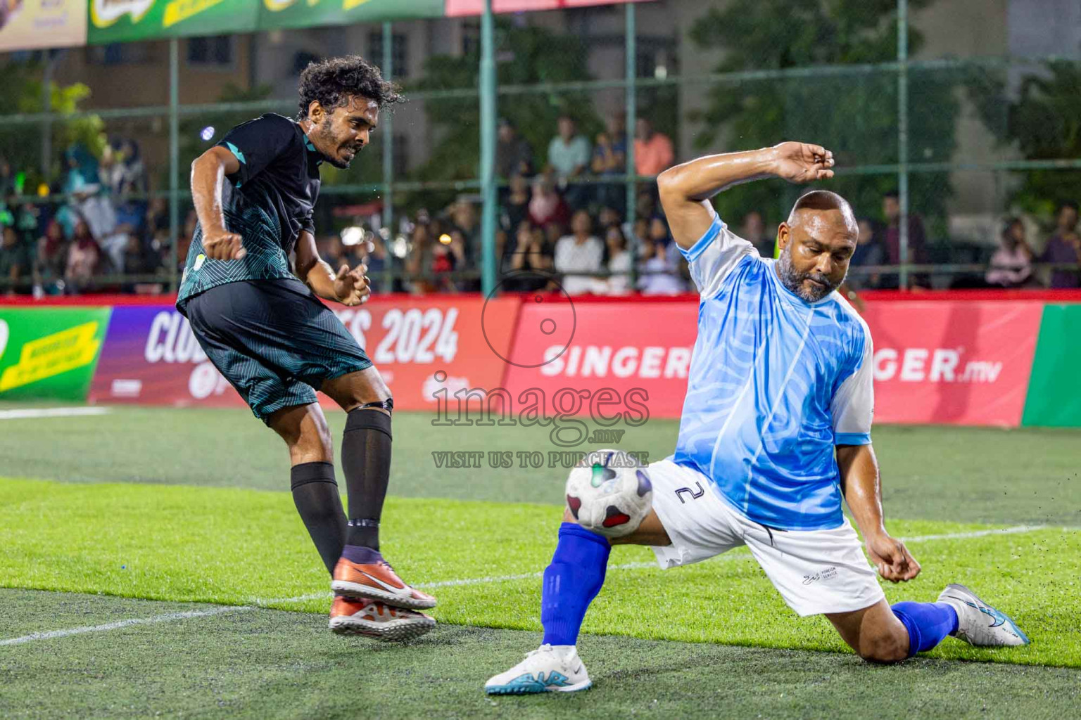 KHAARIJEE VS SDFC in Club Maldives Classic 2024 held in Rehendi Futsal Ground, Hulhumale', Maldives on Friday, 6th September 2024. 
Photos: Hassan Simah / images.mv