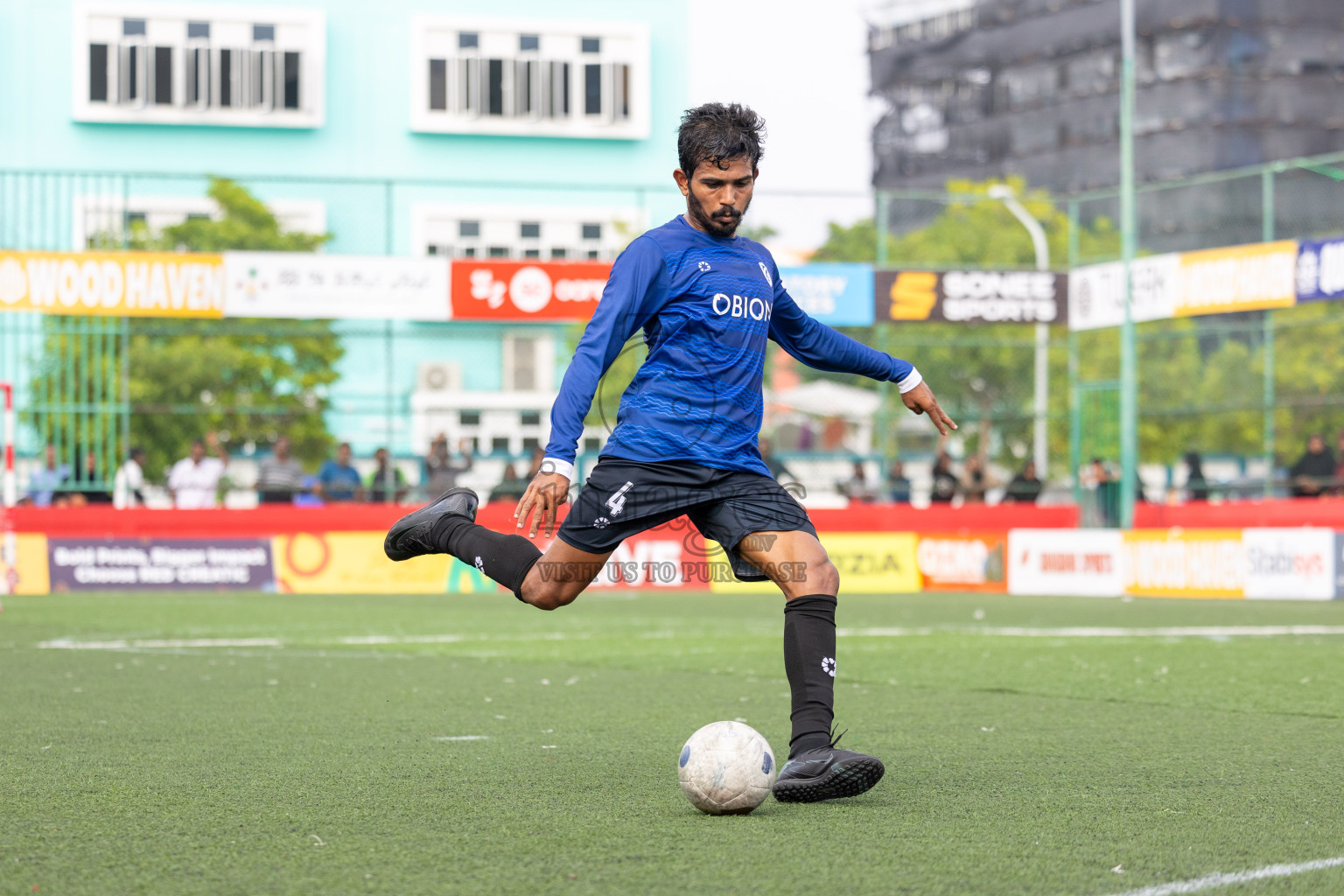 K Gaafaru vs K Himmafushi in Day 15 of Golden Futsal Challenge 2025 was held on Sunday, 19th January 2025, in Hulhumale', Maldives. Photos: Mohamed Mahfooz Moosa / images.mv