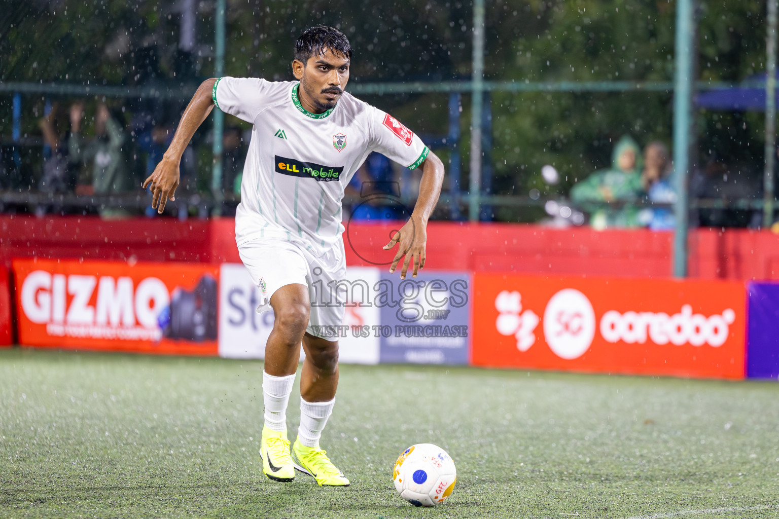 Sh Bileffahi vs Sh Narudhoo in Day 6 of Golden Futsal Challenge 2025 on Friday, 6th January 2025, in Hulhumale', Maldives
Photos: Ismail Thoriq / images.mv