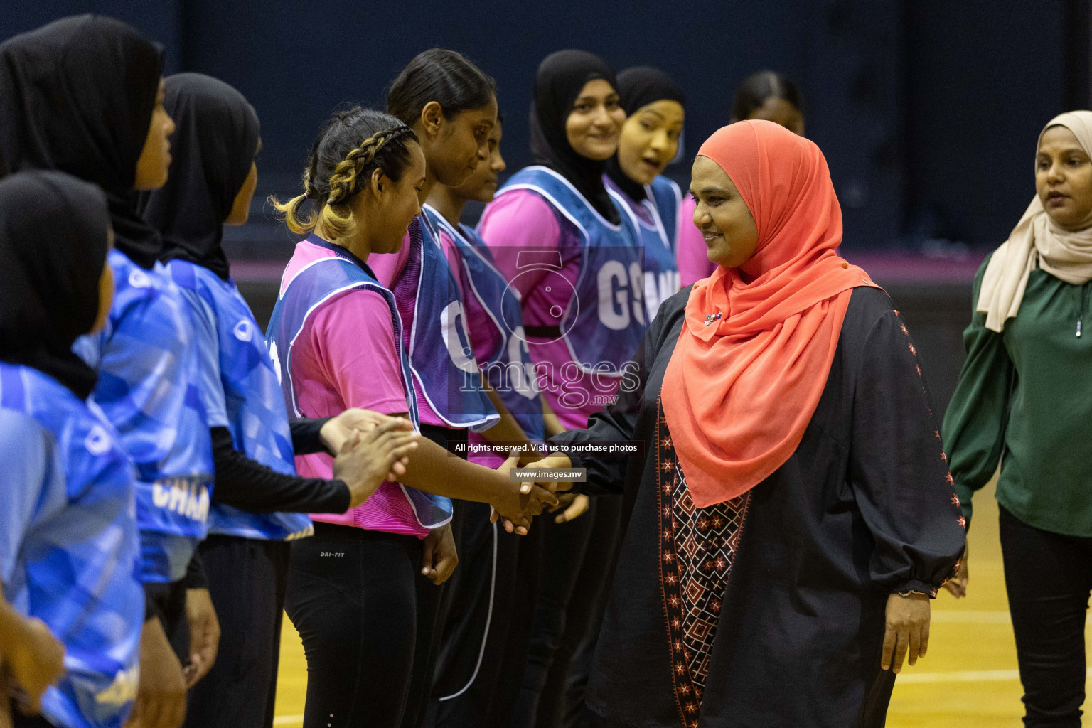 Shinning Star vs Mahibadhoo in the Milo National Netball Tournament 2022 on 21 July 2022, held in Social Center, Male', Maldives. Photographer: Shuu / Images.mv