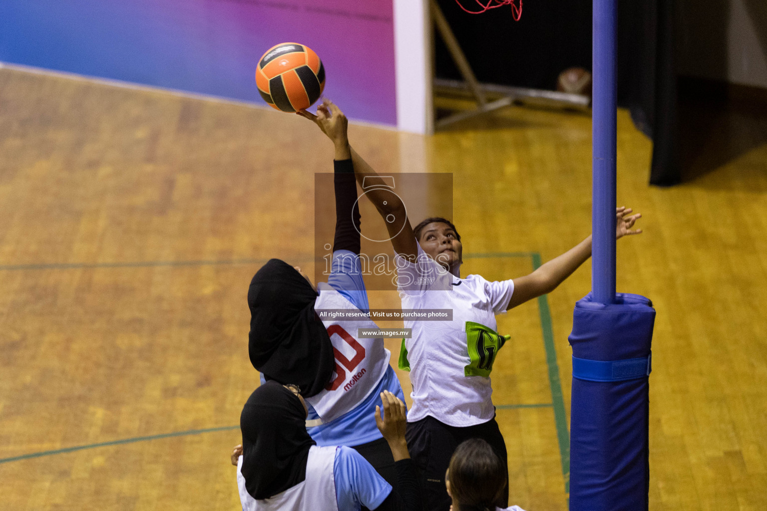 Club Green Streets vs Mahibadhoo in the Milo National Netball Tournament 2022 on 20 July 2022, held in Social Center, Male', Maldives. Photographer: Shuu / Images.mv
