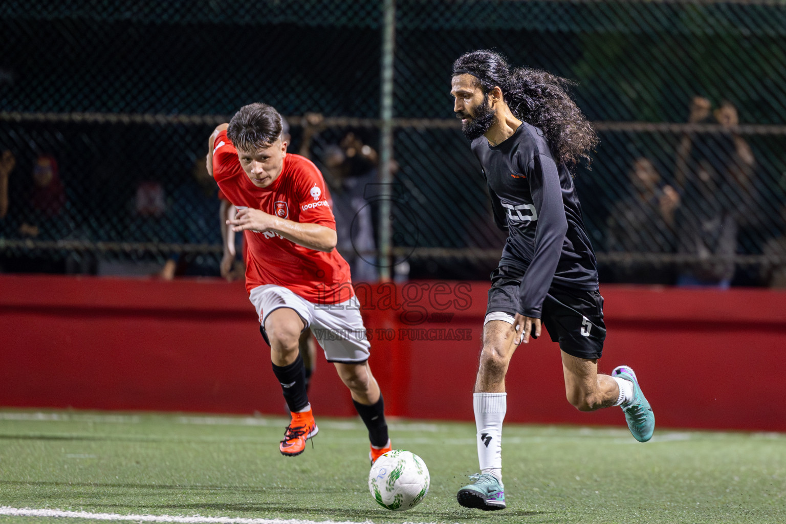 Sheesha vs Roseware in Day 1 of Office League 2025 was held on Wednesday, 16th April 2025 in Hulhumale', Maldives.
Photos: Ismail Thoriq / images.mv