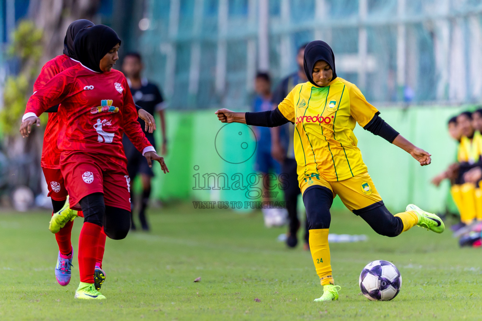 Biss Buru Sports Club vs Maziya Sports  in FAM Women’s League 2025 held in Henveiru Football ground, Male', Maldives on Wednesday, 3rd December 2025. Photos: Nausham Waheed / Images.mv