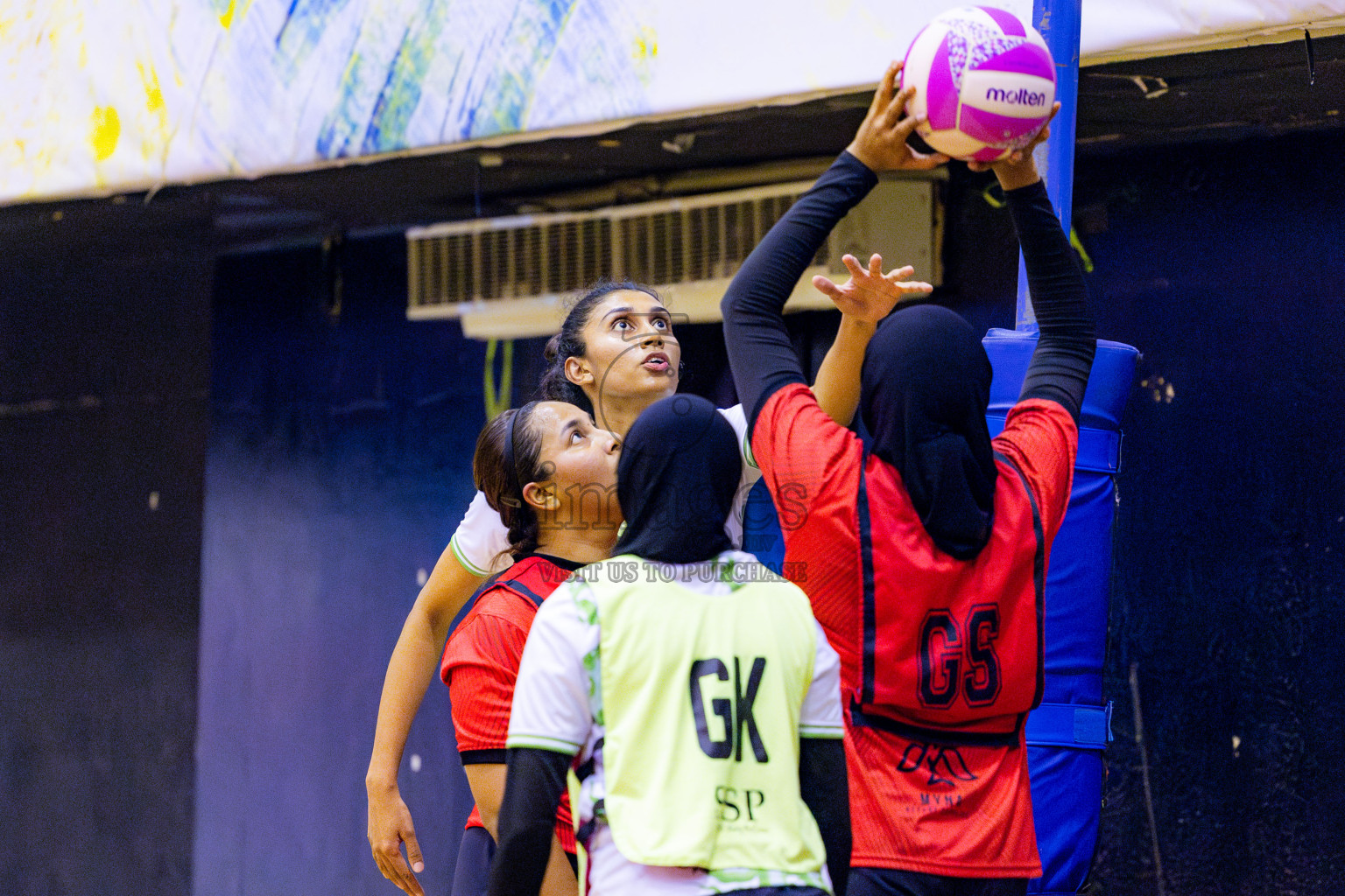 Matrix vs Club green streets in 1st division Final of National Netball Tournament 2025 held in Social Center at Male', Maldives on Thursday, 29th May 2025. Photos: Nausham Waheed / images.mv