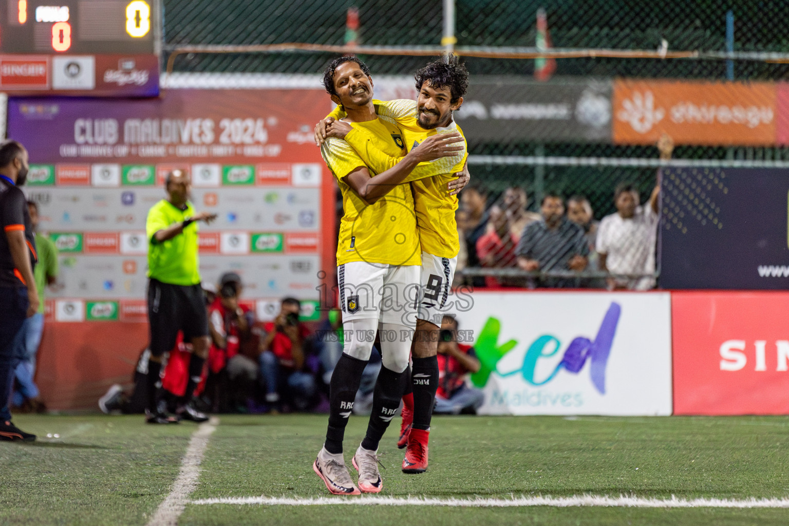 Dhiraagu vs RRC in Quarter Finals of Club Maldives Cup 2024 held in Rehendi Futsal Ground, Hulhumale', Maldives on Friday, 11th October 2024. 
Photos: Ismail Thoriq / images.mv