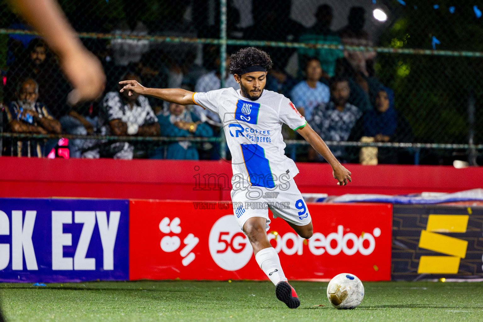 Gdh Gadhdhoo vs S Hithadhoo in zone round Day 30 of Golden Futsal Challenge 2025 was held on Monday , 3rd February 2025, in Hulhumale', Maldives. Photos: Nausham Waheed / images.mv