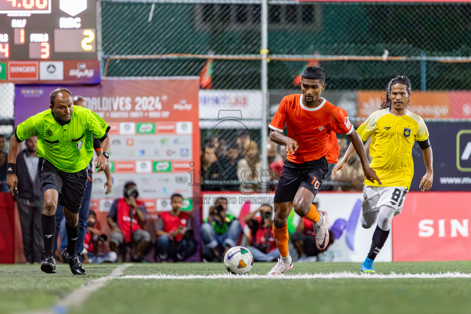 Dhiraagu vs RRC in Quarter Finals of Club Maldives Cup 2024 held in Rehendi Futsal Ground, Hulhumale', Maldives on Friday, 11th October 2024. 
Photos: Ismail Thoriq / images.mv