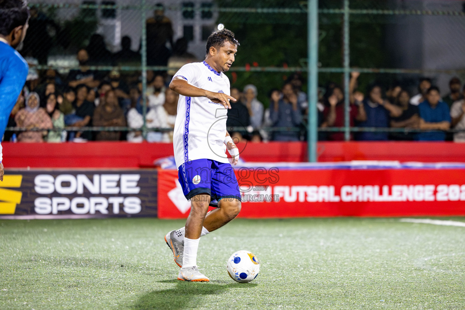 N Holhudhoo vs N Velidhoo in Day 12 of Golden Futsal Challenge 2025 was held on Thursday, 16th January 2025, in Hulhumale', Maldives.
Photos: Hassan Simah / images.mv