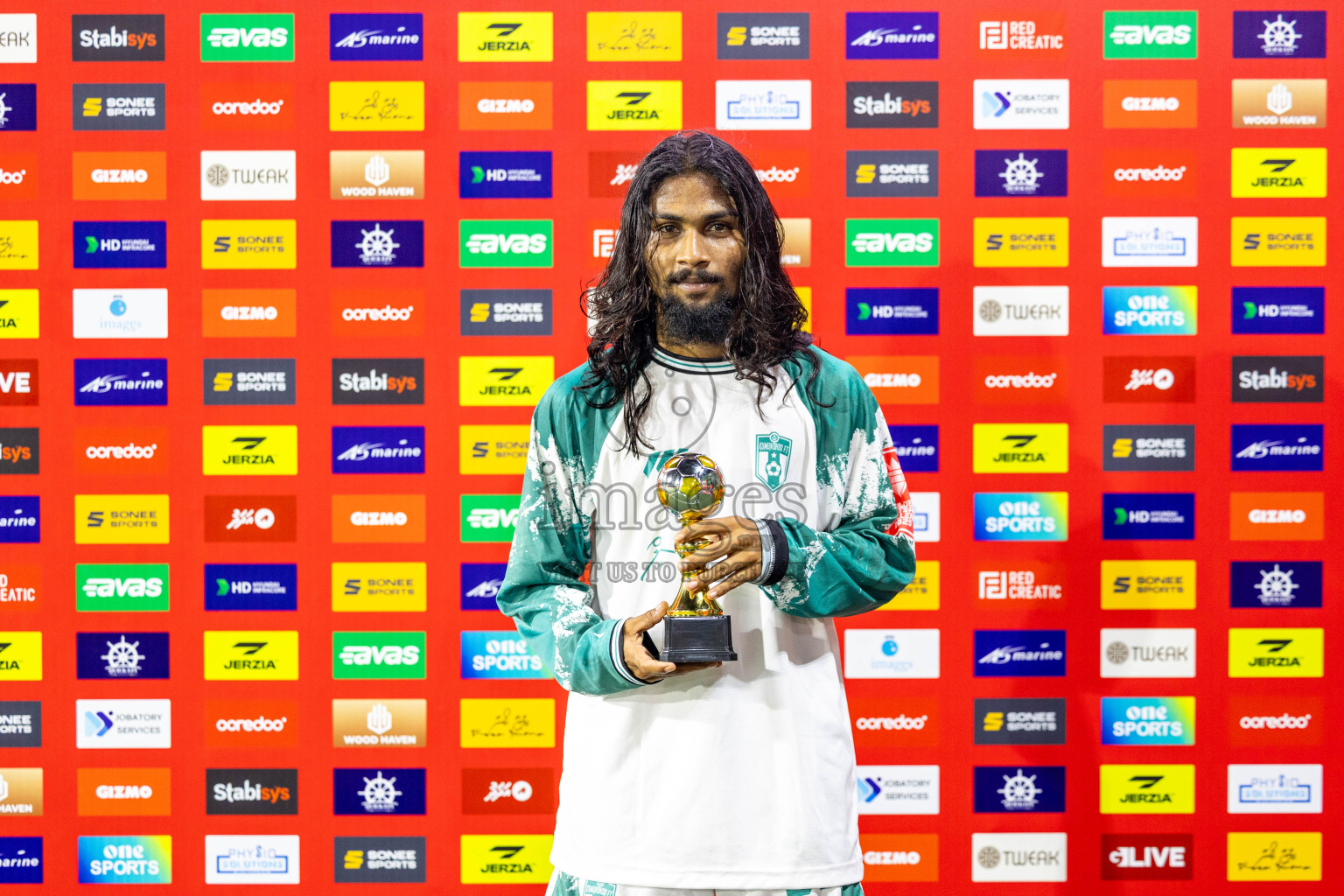 HDh Nolhivaran vs HDh Kumundhoo in Day 13 of Golden Futsal Challenge 2025 was held on Friday, 17th January 2025, in Hulhumale', Maldives 
Photos: Hassan Simah / images.mv