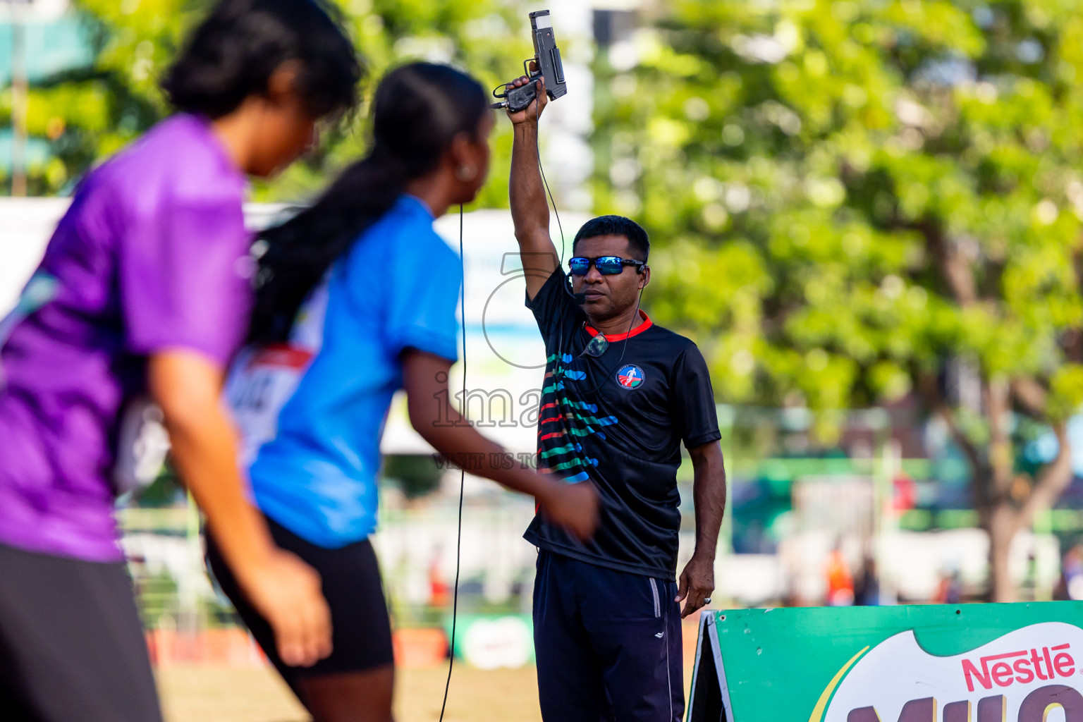 Day 2 of Inter-school Athletics Championship 2025 held in Ekuveni Synthetic Track, Male', Maldives on Tuesday, 07th October 2025. Photos by: Nausham Waheed / Images.mv