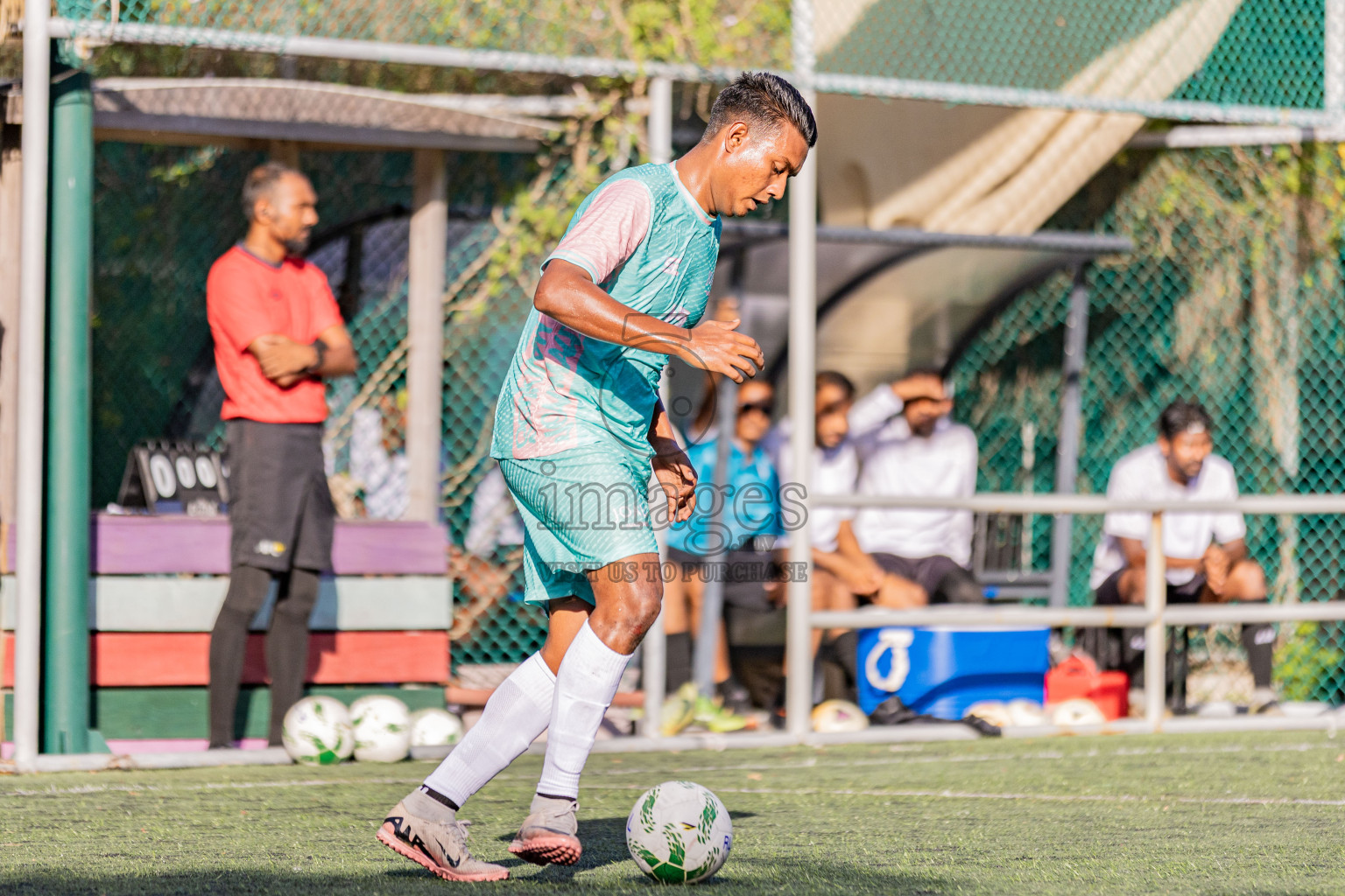 Resort League 2025 Raa Zone - Day 1
Joali vs Kothaifaru in Resort League 2025 (Raa Zone) was held on Friday, 15th august 2025 in JOALI Maldives Resort, Raa Atoll, Maldives. Photos: Areef Adam / images.mv