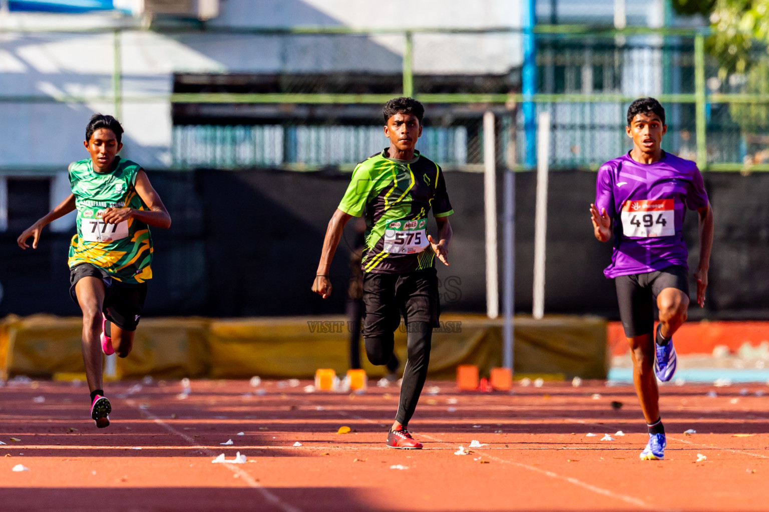 Day 2 of Inter-school Athletics Championship 2025 held in Ekuveni Synthetic Track, Male', Maldives on Tuesday, 07th October 2025. Photos by: Nausham Waheed / Images.mv