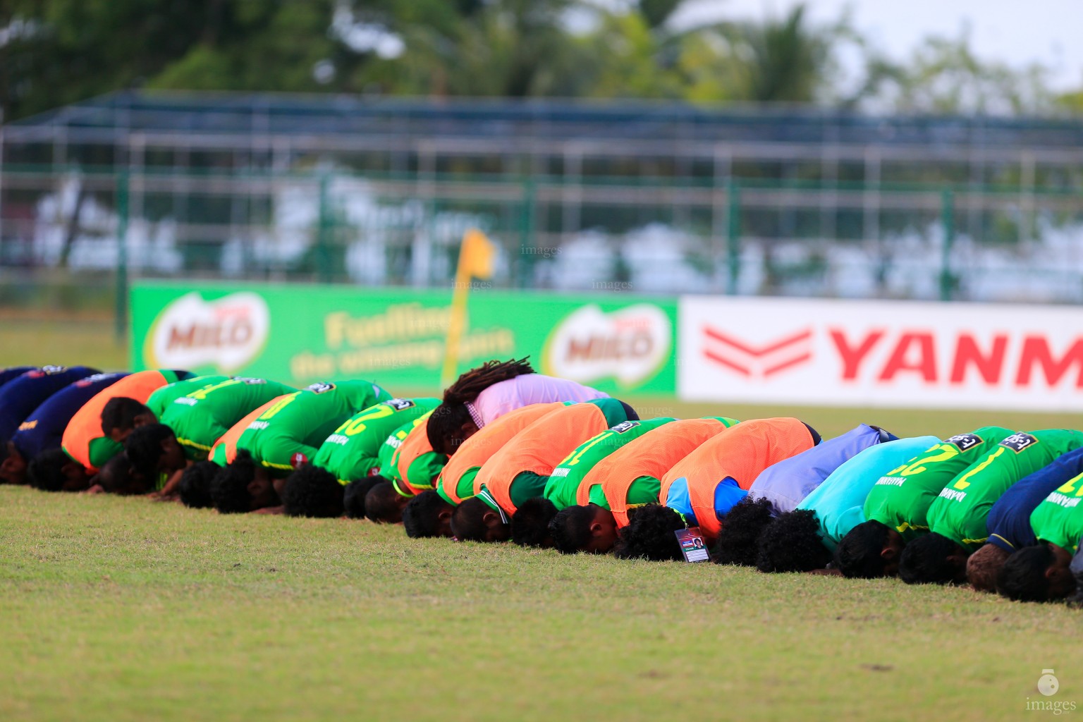 Presidents Cup semi final match between Maziya Sports and Recreation Club and TC Sports in Addu City, Maldives, Sunday, September. 27, 2015 (Images.mv Photo/ Mohamed Ahsan).