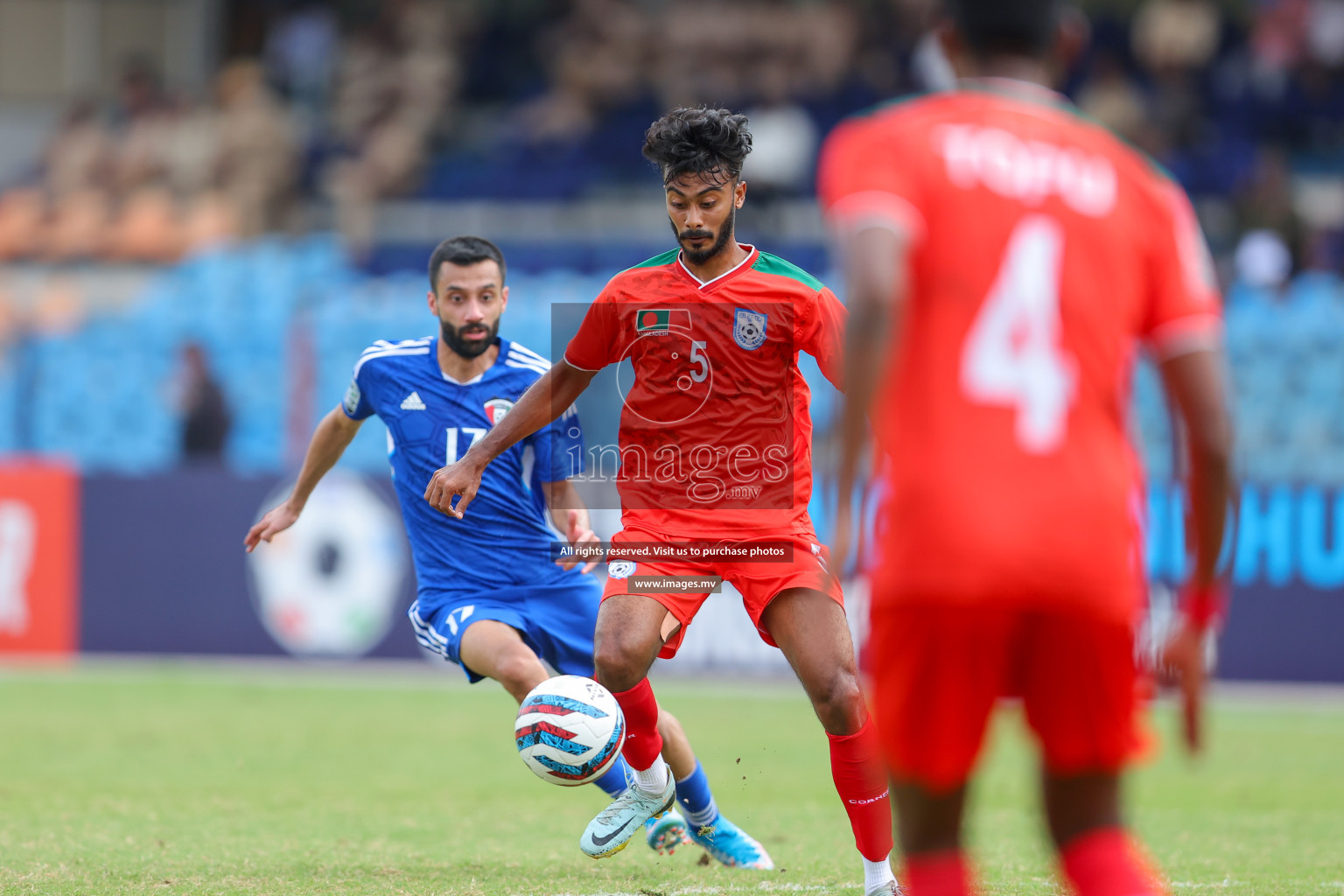 Kuwait vs Bangladesh in the Semi-final of SAFF Championship 2023 held in Sree Kanteerava Stadium, Bengaluru, India, on Saturday, 1st July 2023. Photos: Nausham Waheed, Hassan Simah / images.mv